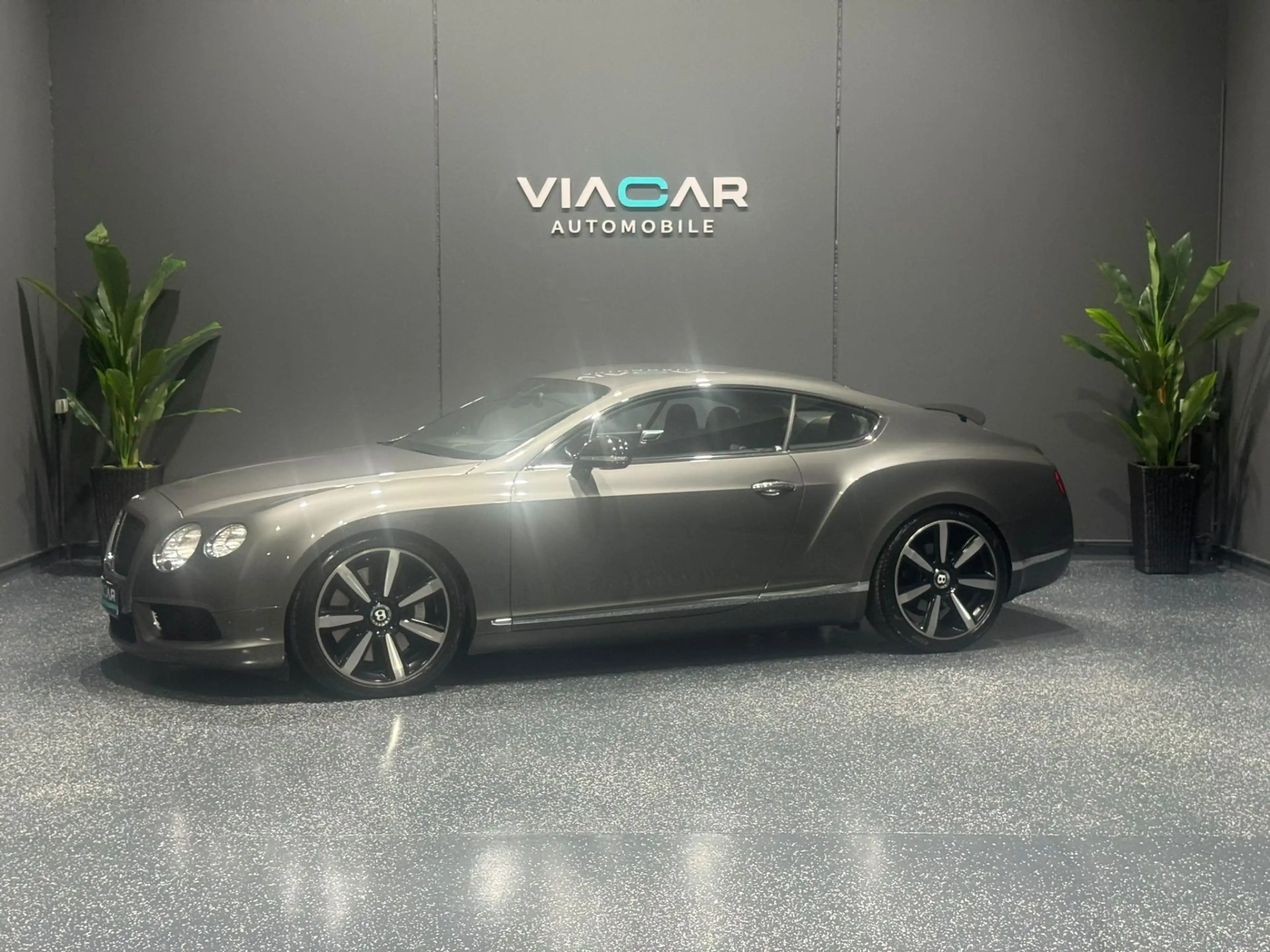 Bentley Continental Continental GT V8 — photo 2