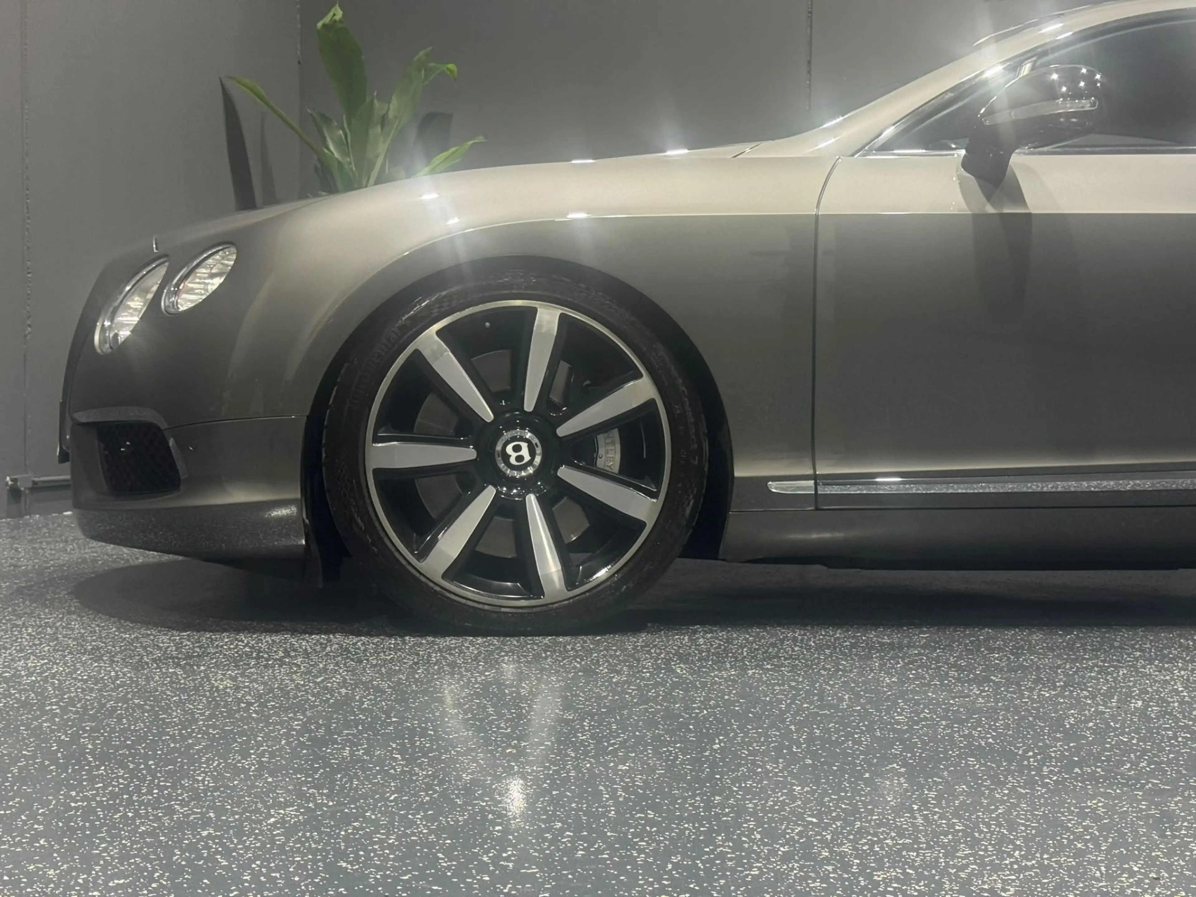 Bentley Continental Continental GT V8 — photo 3