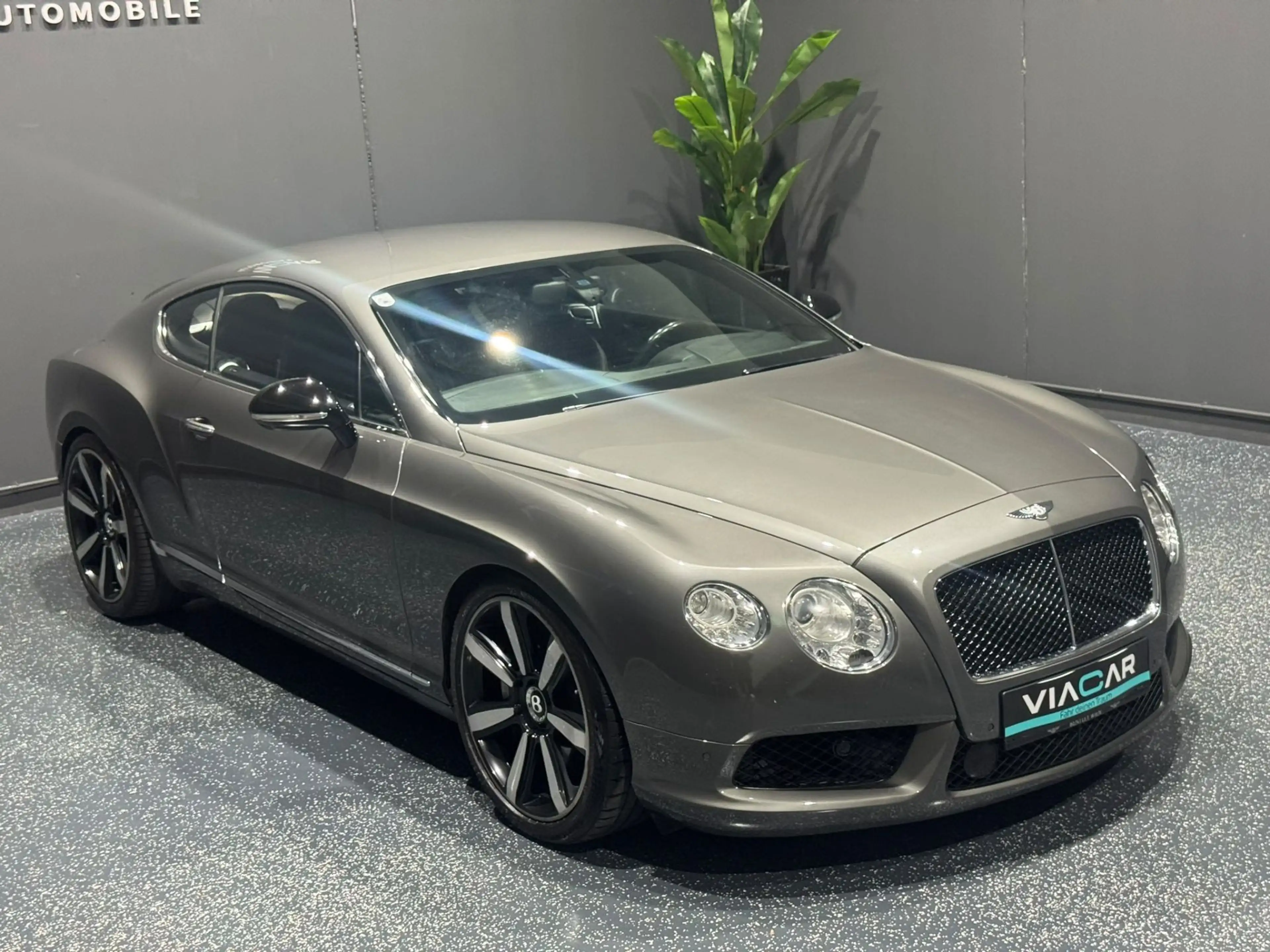 Bentley Continental Continental GT V8 — photo 9
