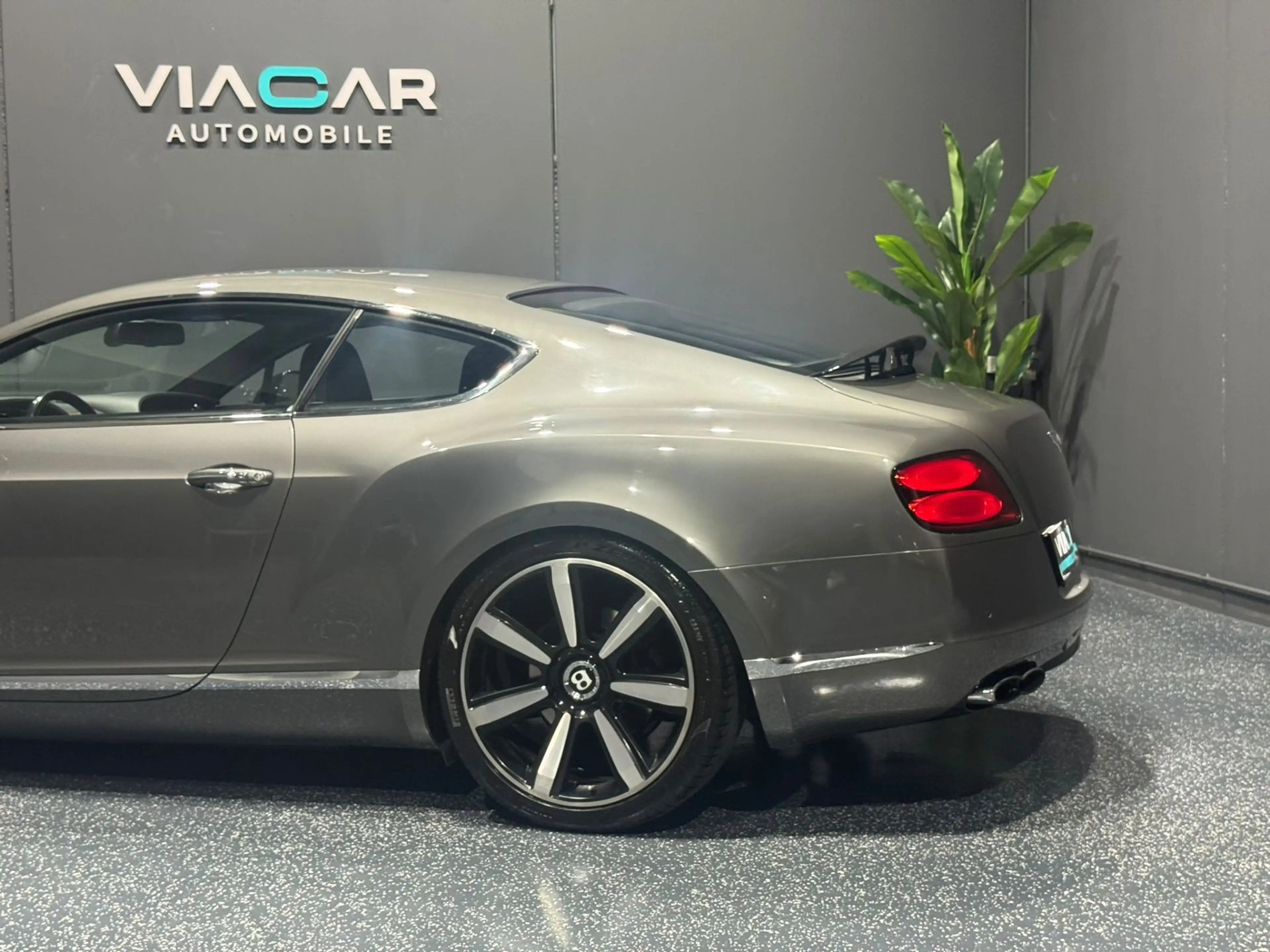 Bentley Continental Continental GT V8 — photo 4
