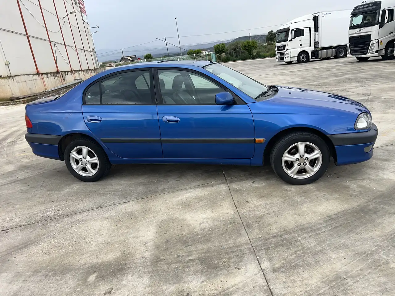 Toyota Avensis 1.6 Terra, foto 2