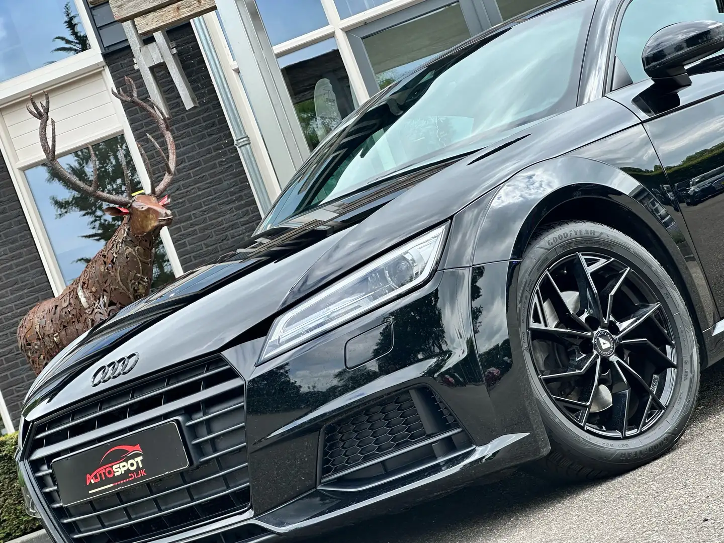 Audi TT 1.8 TFSI Zwart - 2