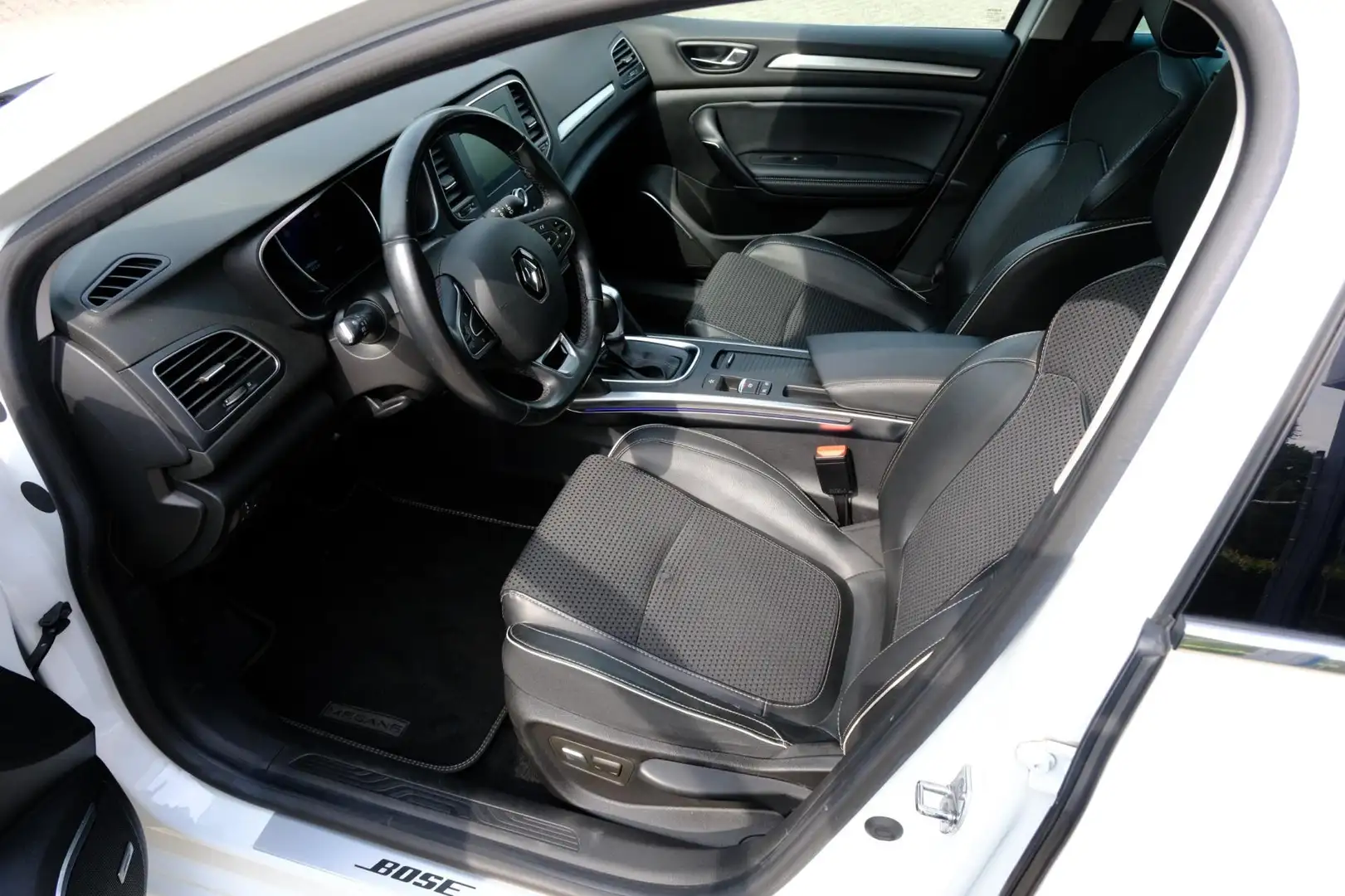 Renault Megane Estate 1.5 dCi Bose Aut. Half leder| Navi|Clima|Ma Alb - 2