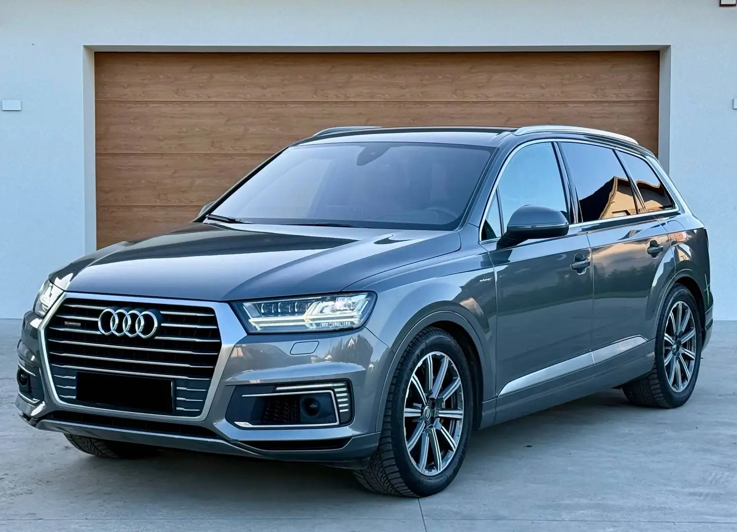 Audi Q7 Q7 PHEV e-tron 3,0 TDI quattro Tiptronic Grau - 1