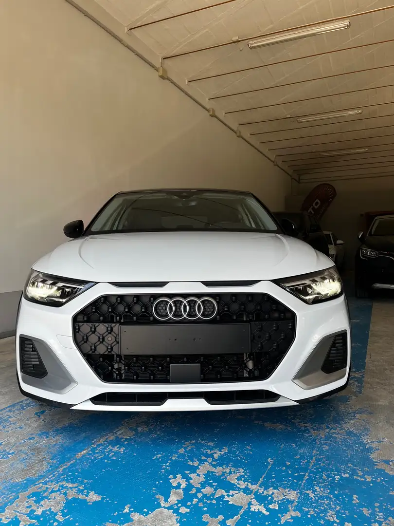 Audi A1 Allstreet 30 1.0 TFSi (110cv) Admired S-tronic Bianco - 2