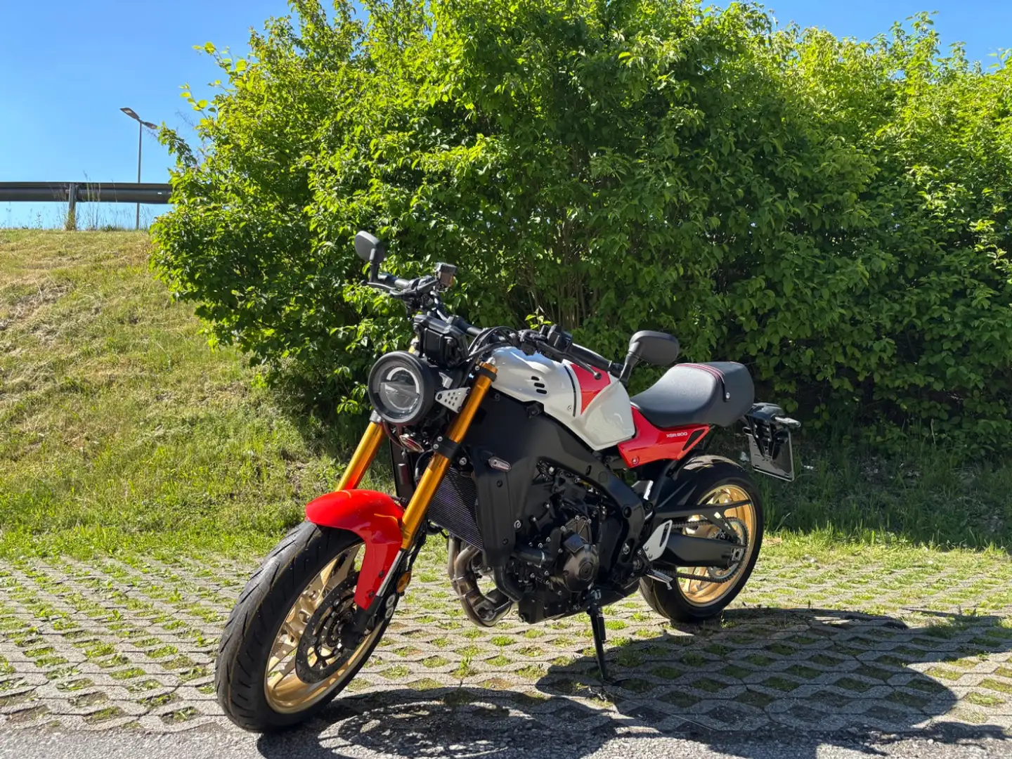 Yamaha XSR 900 Modell 2024 Blanco - 2