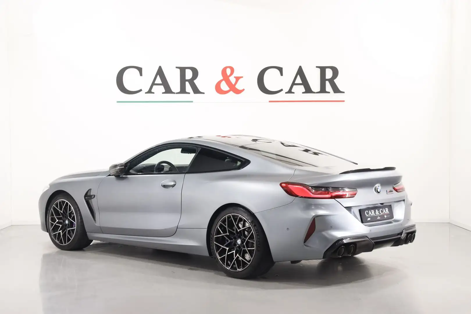 BMW M8 M8 Coupé Competition Šedá - 2