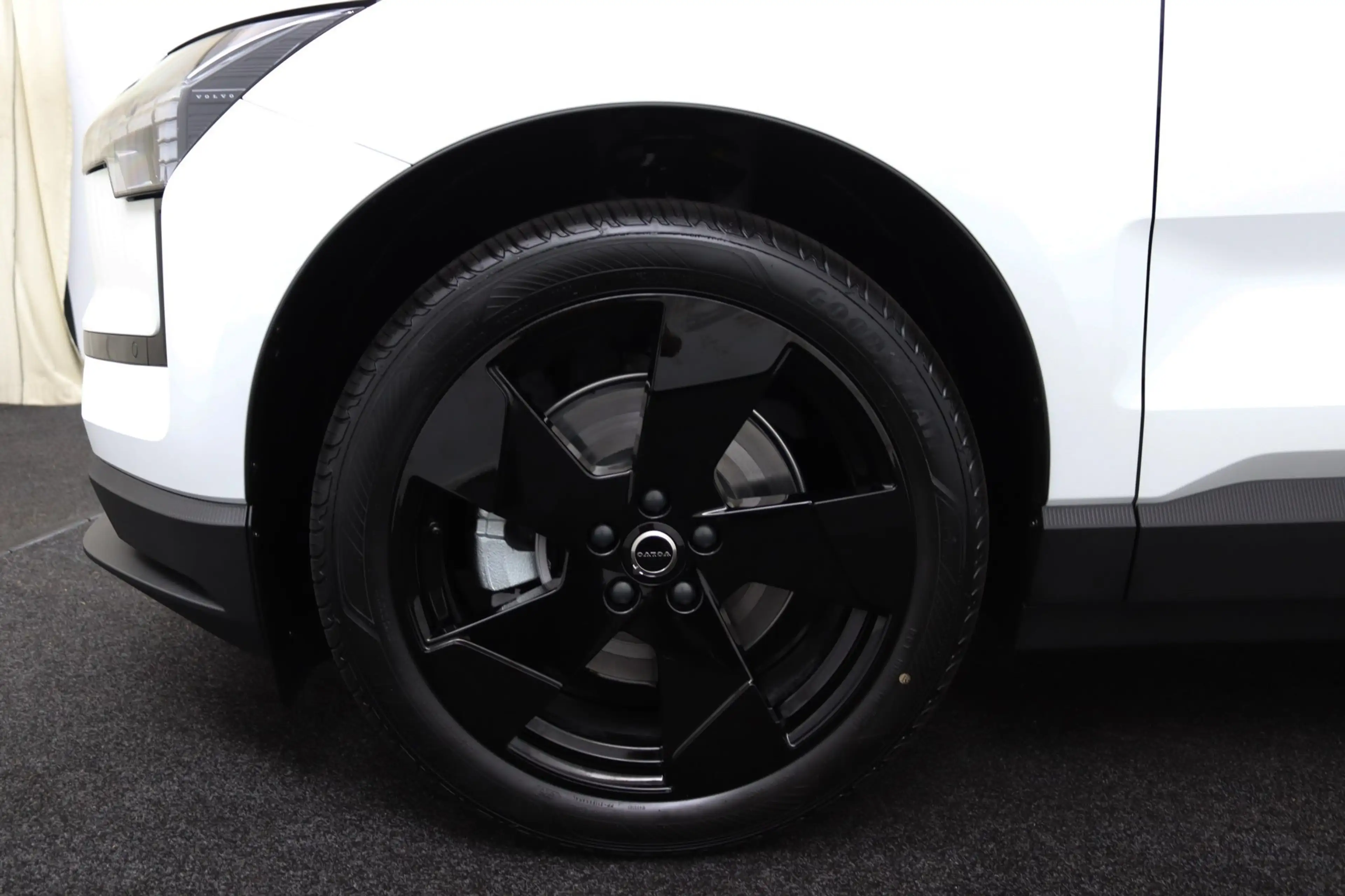 Volvo EX30 P5 Long Range Plus Black Edition Europa 69 kWh | D — photo 16