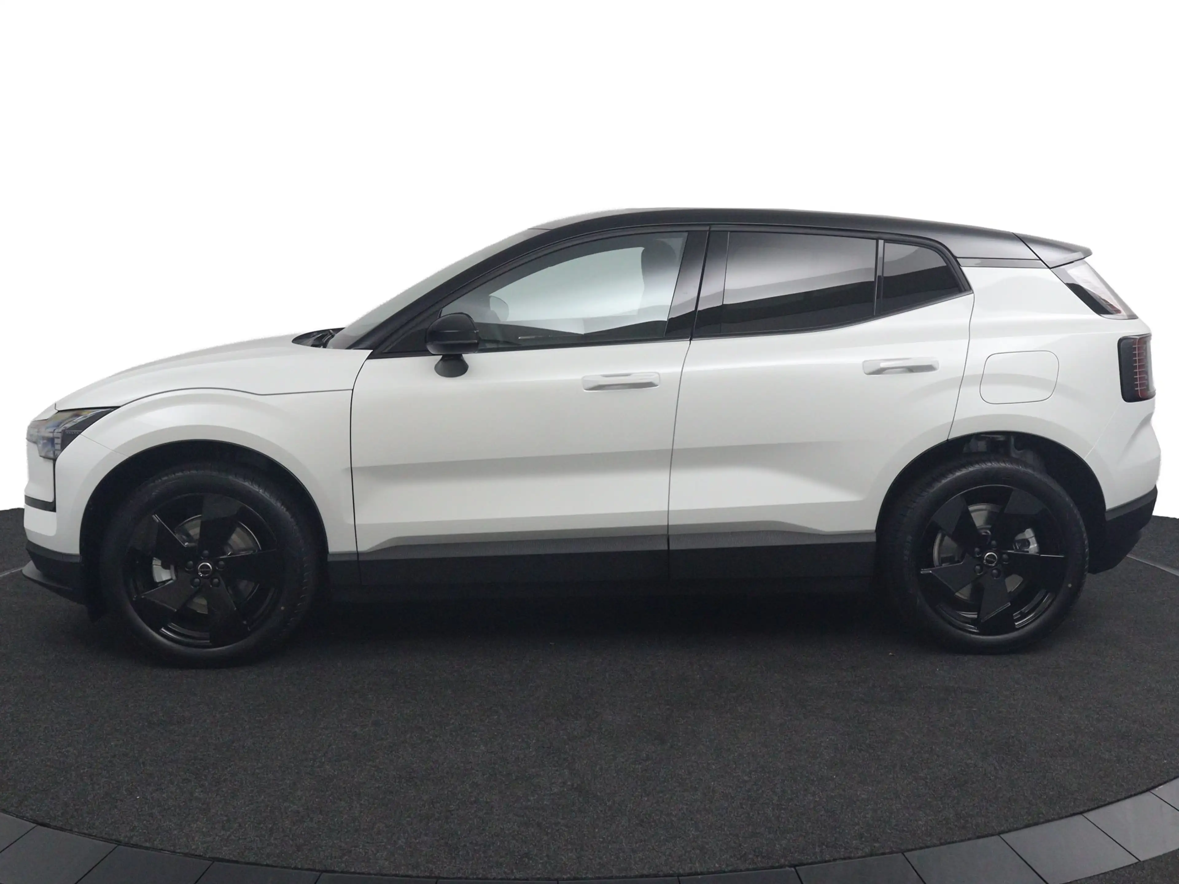 Volvo EX30 P5 Long Range Plus Black Edition Europa 69 kWh | D — photo 3