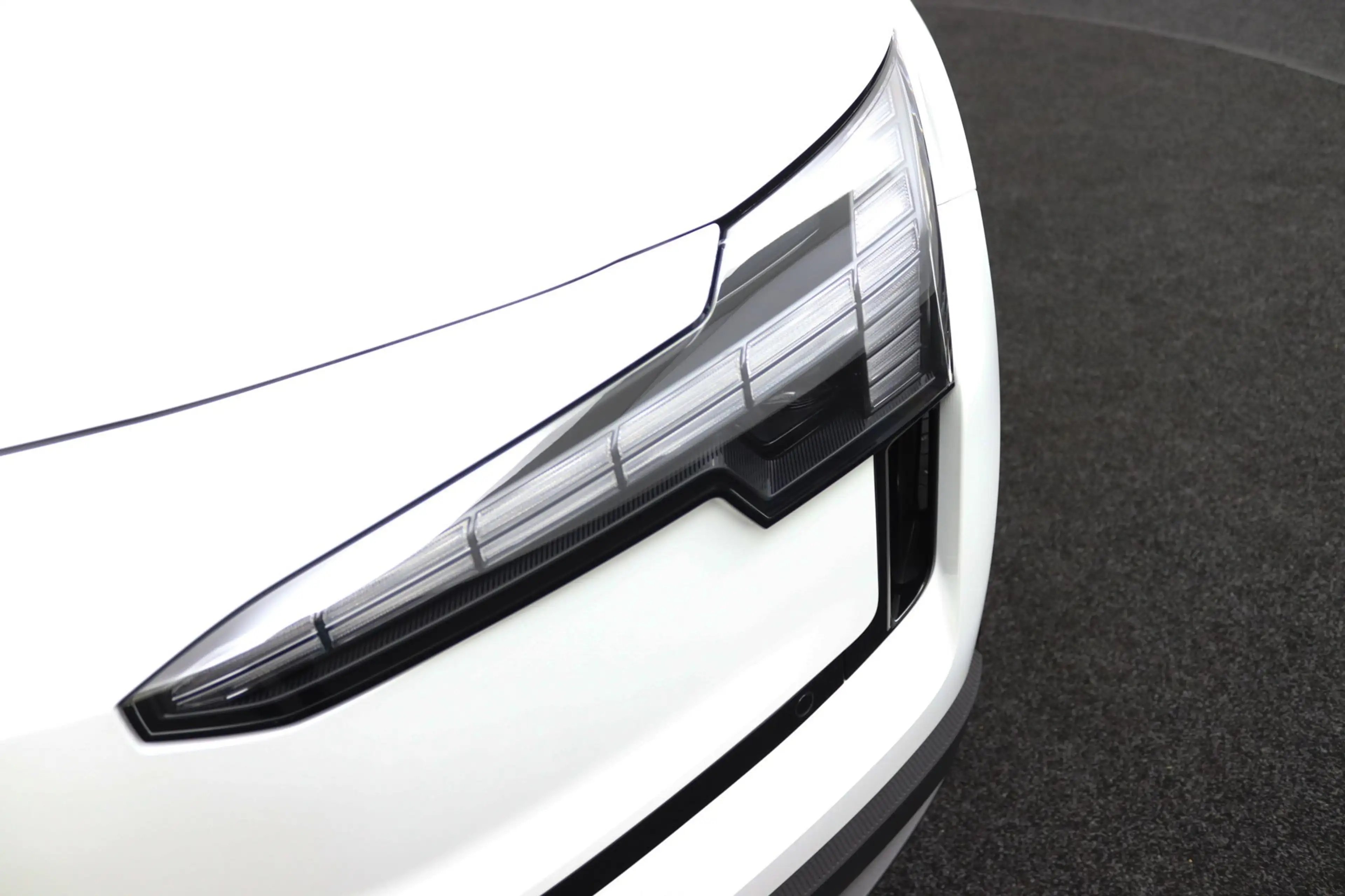 Volvo EX30 P5 Long Range Plus Black Edition Europa 69 kWh | D — photo 36