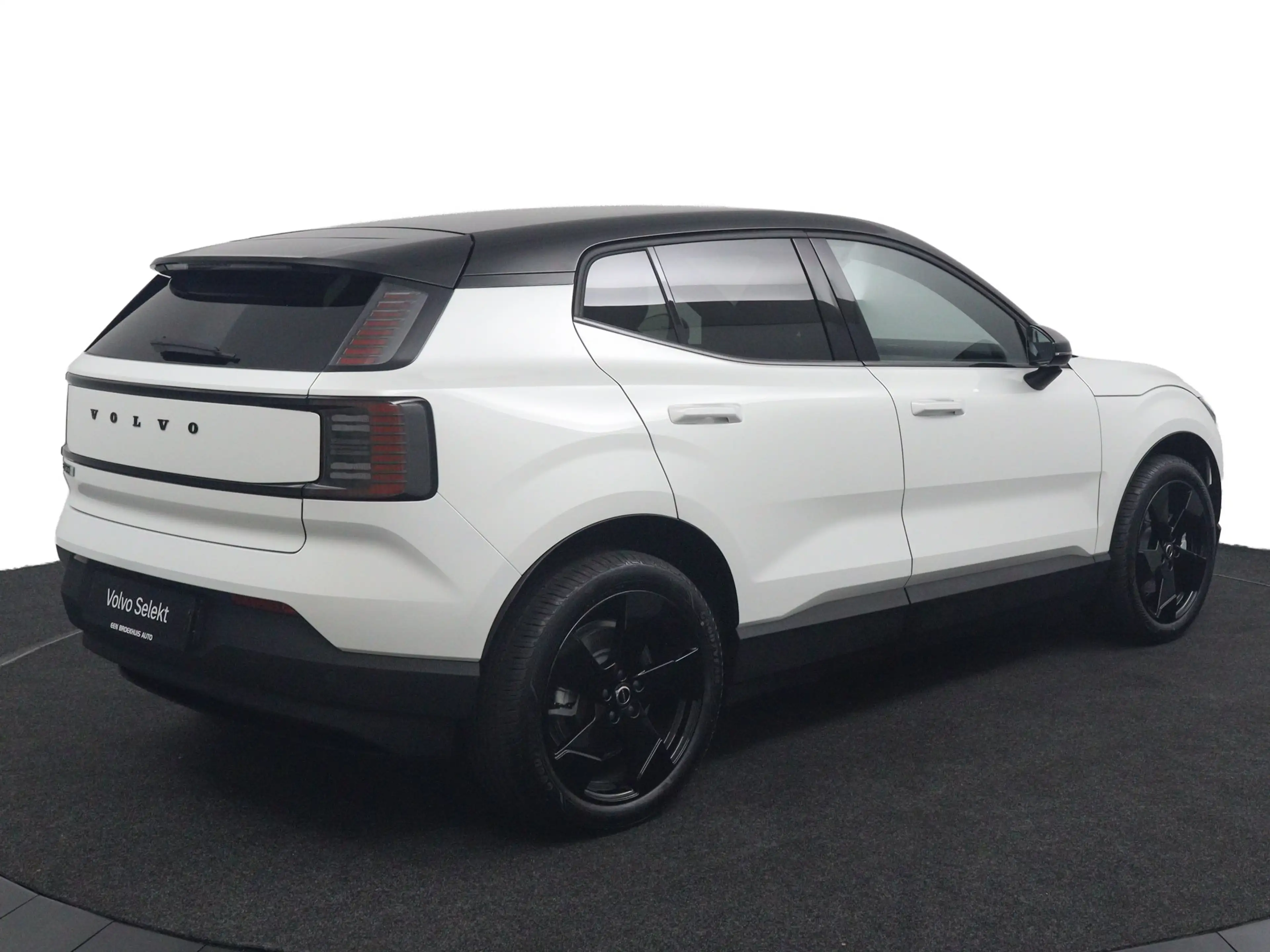 Volvo EX30 P5 Long Range Plus Black Edition Europa 69 kWh | D — photo 4