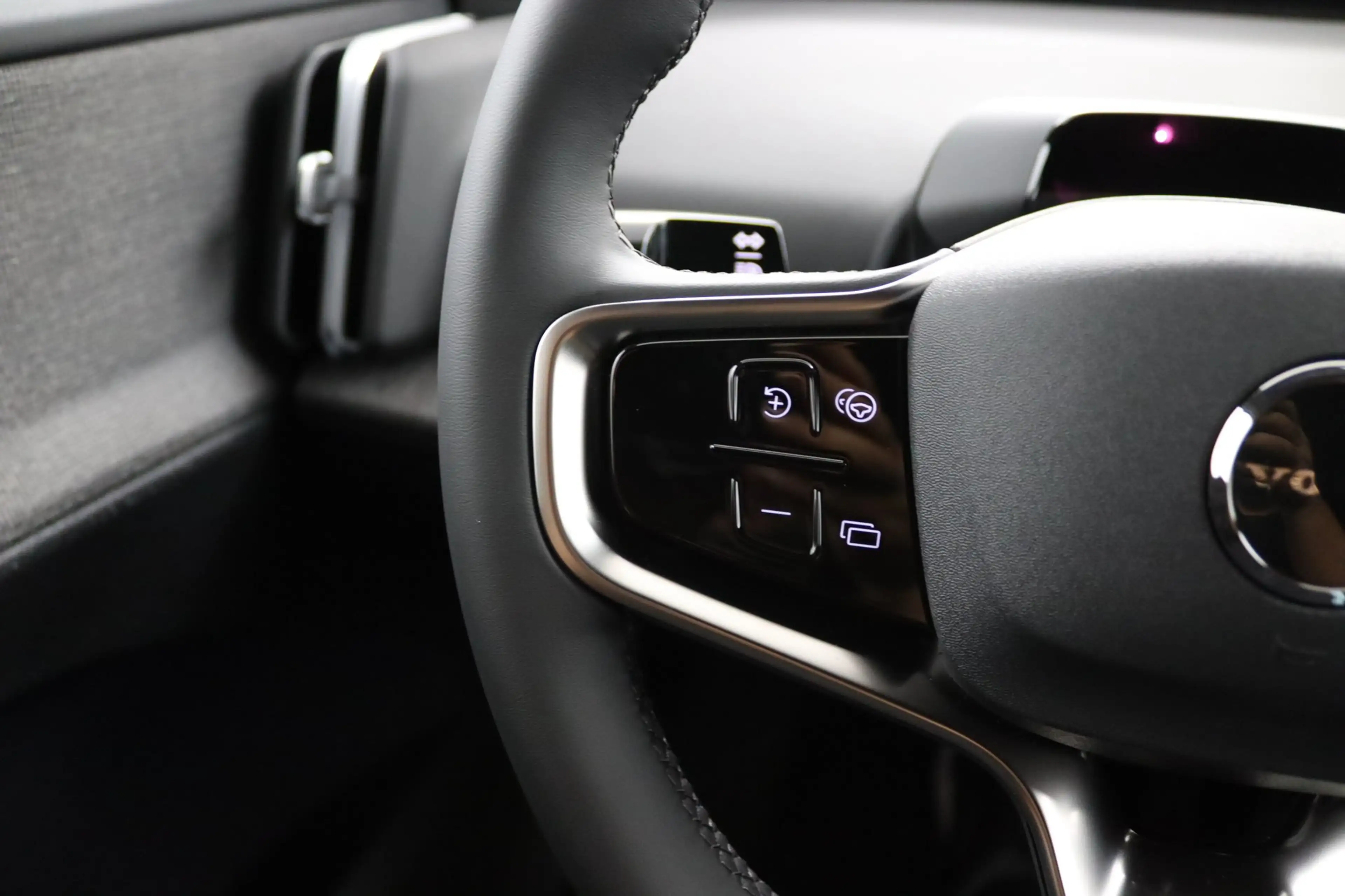 Volvo EX30 P5 Long Range Plus Black Edition Europa 69 kWh | D — photo 20