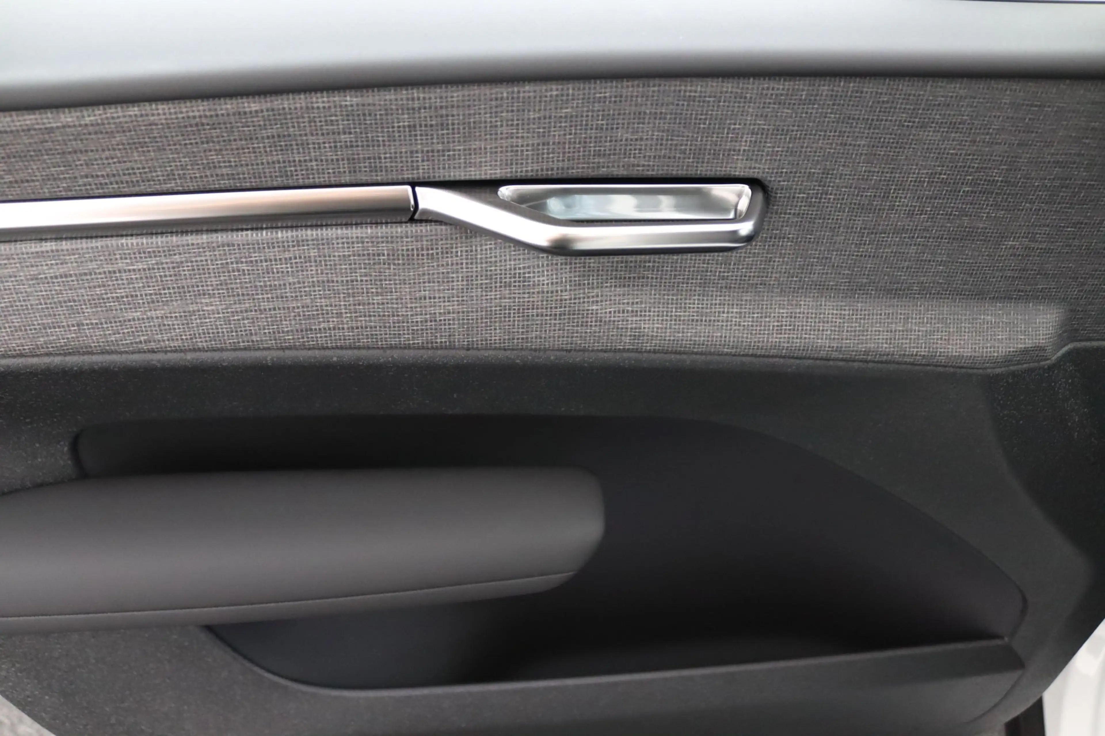 Volvo EX30 P5 Long Range Plus Black Edition Europa 69 kWh | D — photo 31