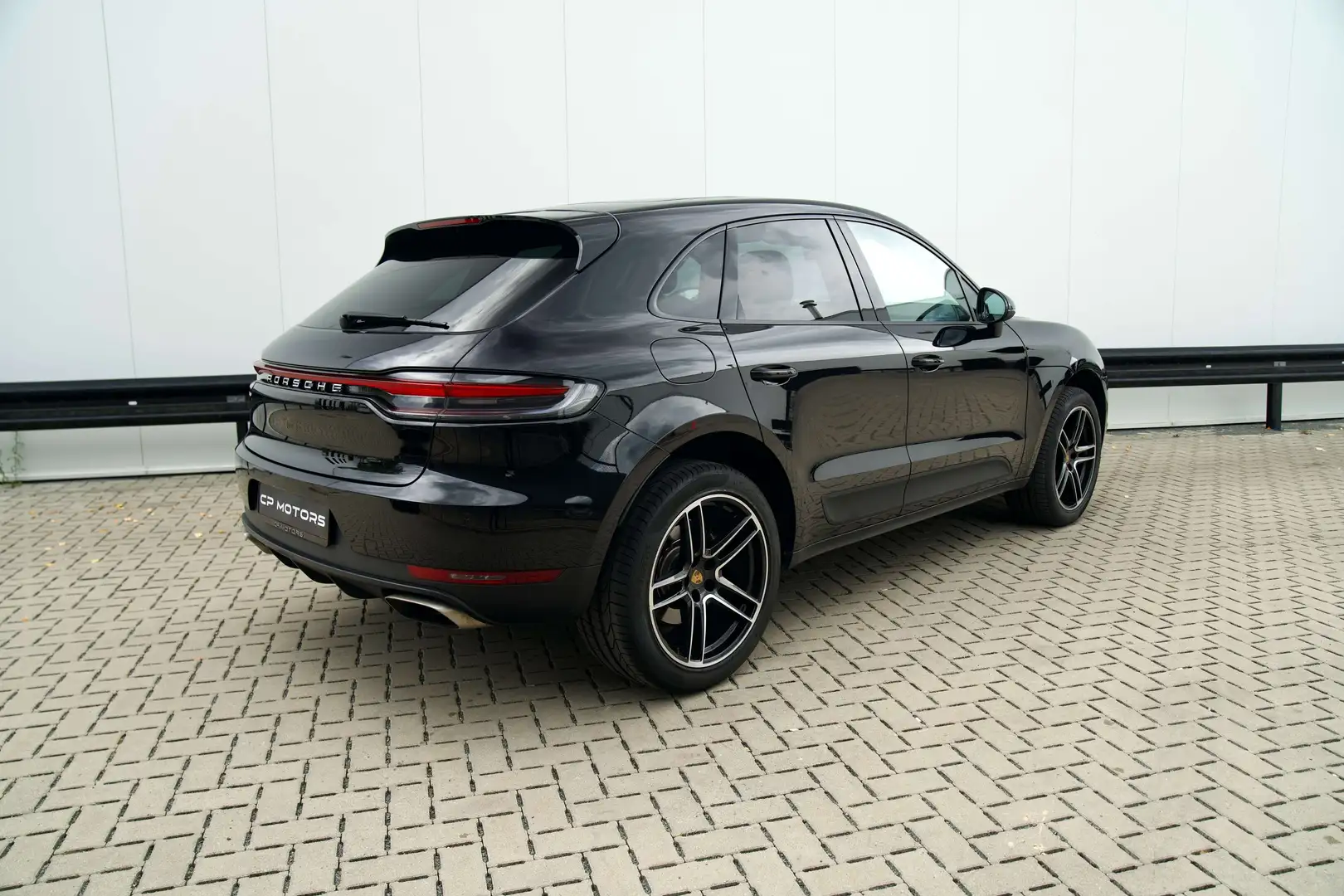 Porsche Macan 2.0T  PANO  20\  14-WAY  LEDER  BTW-WAGEN Schwarz - 2