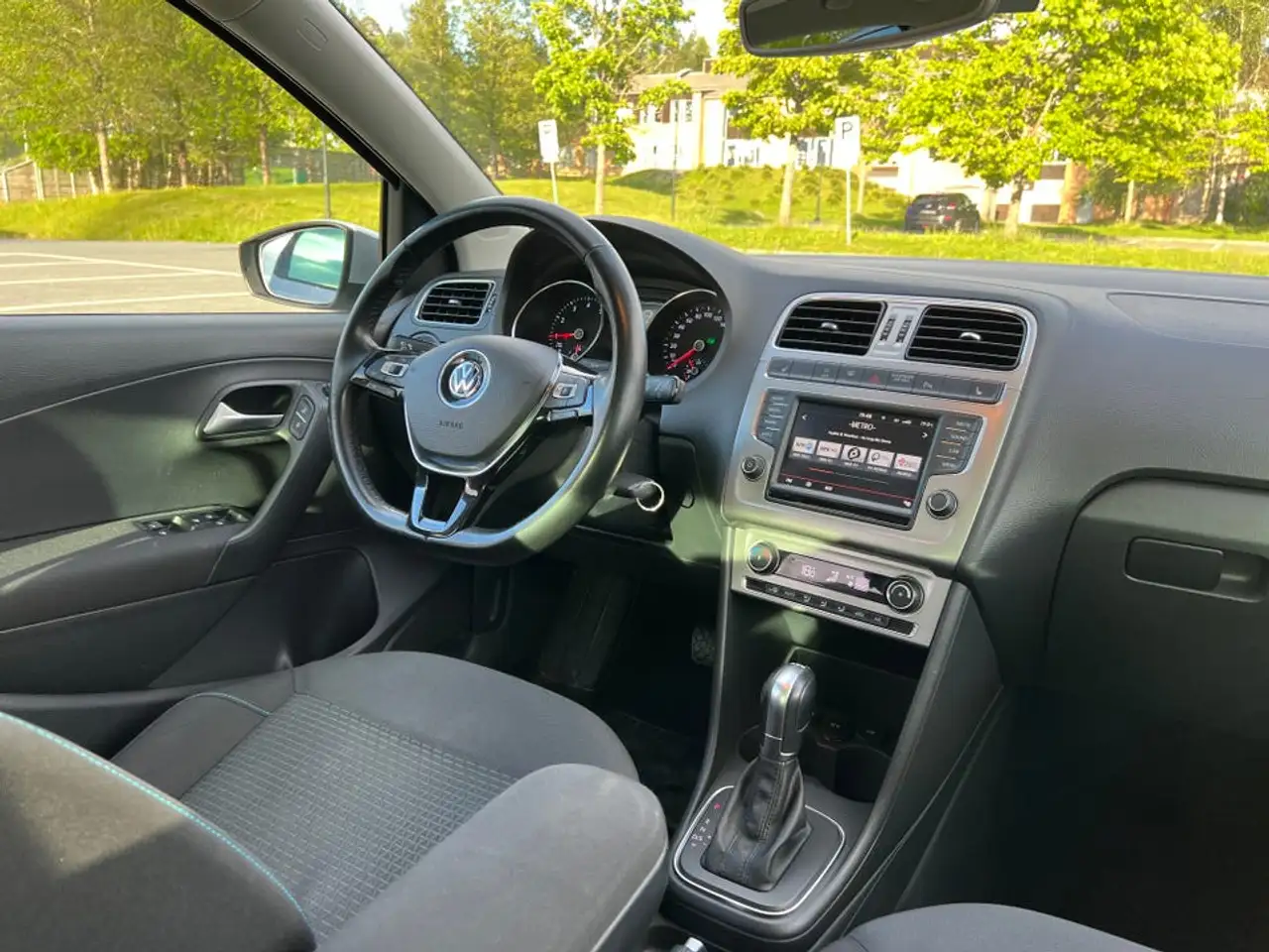 Volkswagen Polo Citadine 5 portes — photo 3