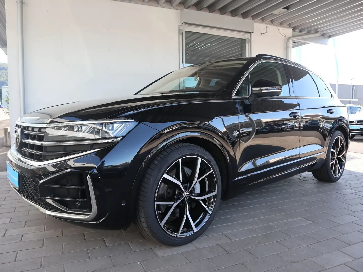 Volkswagen Touareg R-Line 3.0 V6 TSI DSG 4Motion PANO AHK S Schwarz - 2