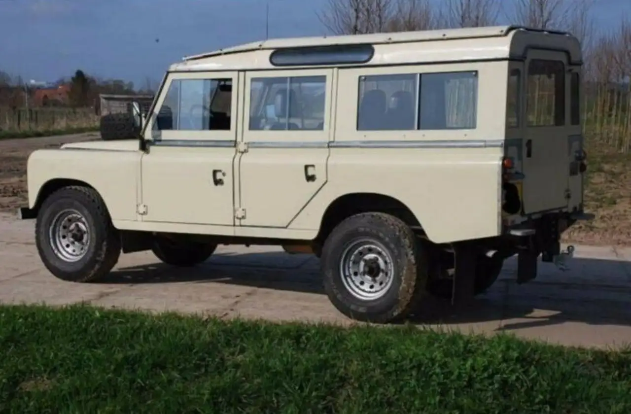 Land Rover Defender 109 3.5 V8, foto 6