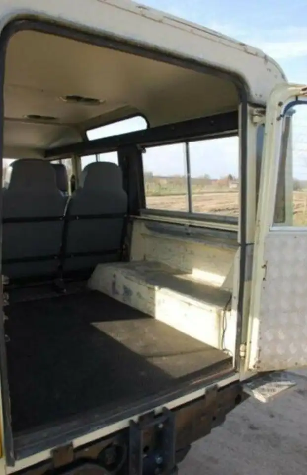 Land Rover Defender 109 3.5 V8, foto 12