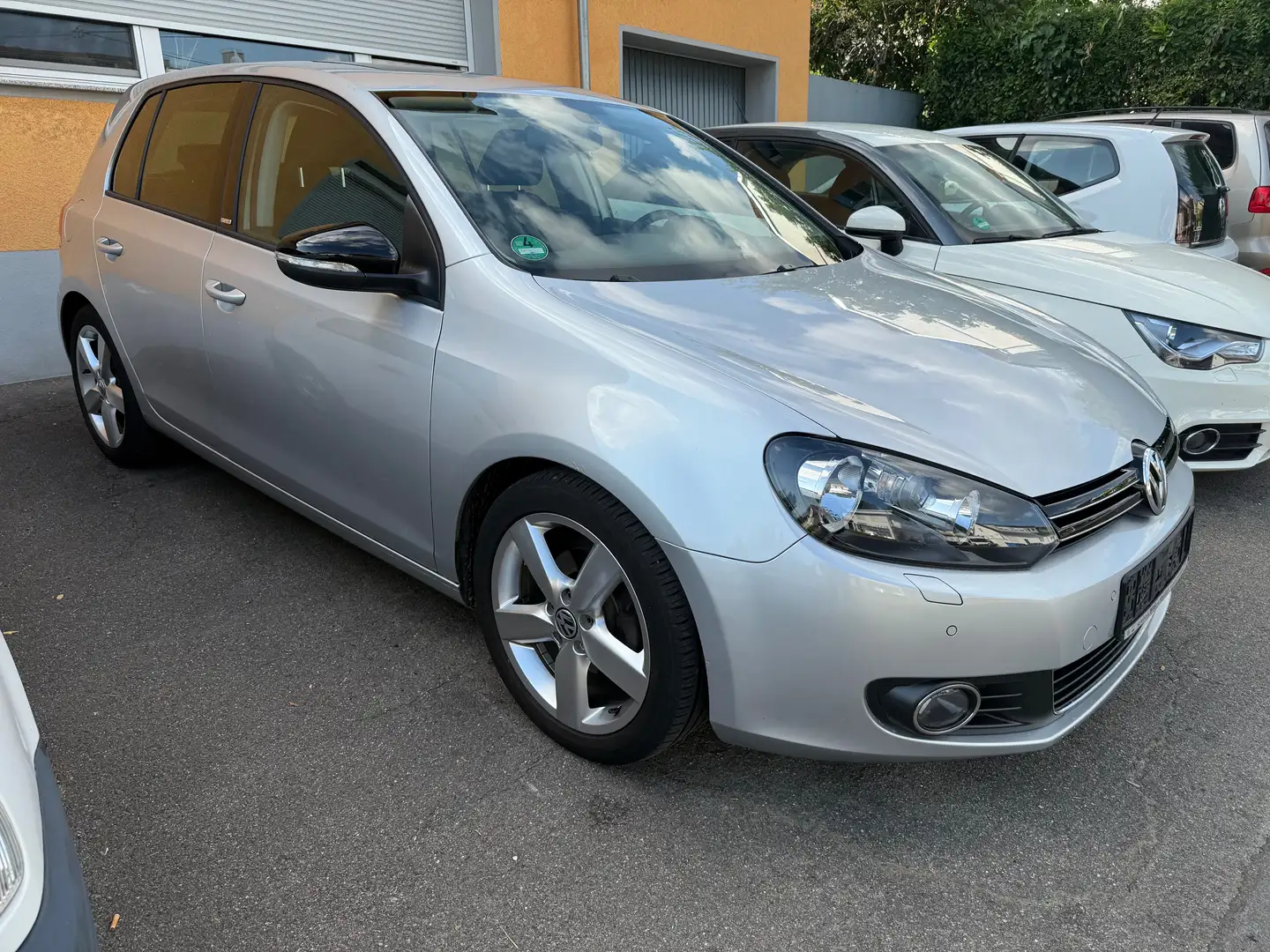 Volkswagen Golf Style Schiebedach Kurvenlicht Klimaautomatik MP3 Grau - 2