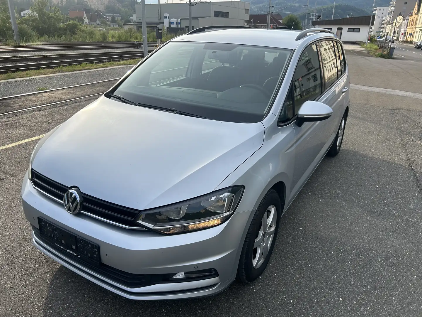 Volkswagen Touran Edition 1,6 SCR TDI Trendline - 1