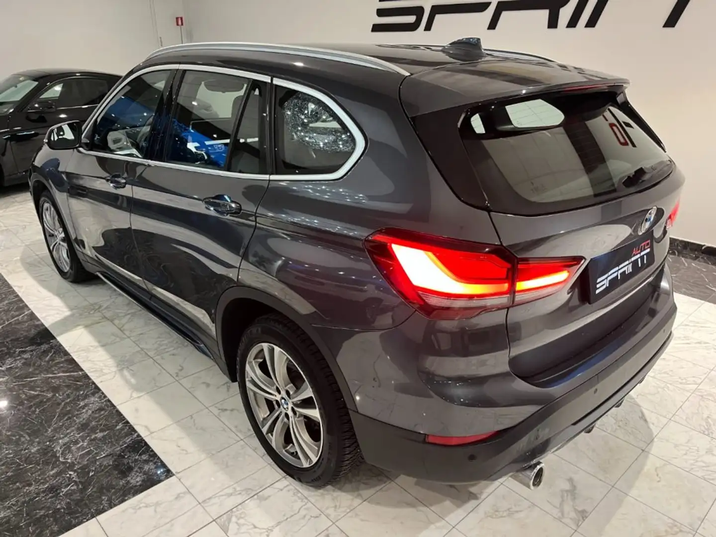 BMW X1 sDrive16d Sport StepTronic 116cv Grigio - 2