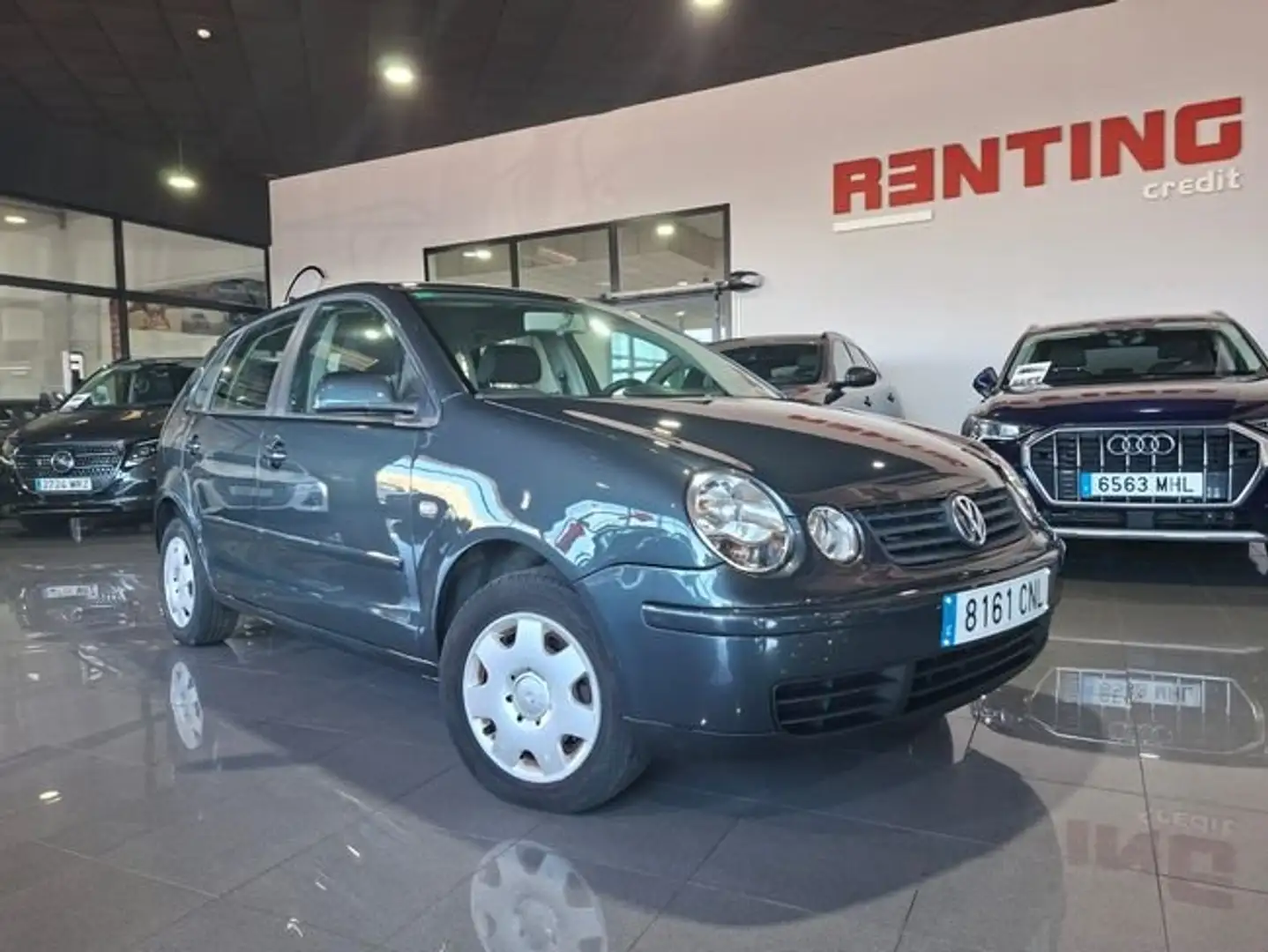 Volkswagen Polo 1.4 Trendline Gris - 2
