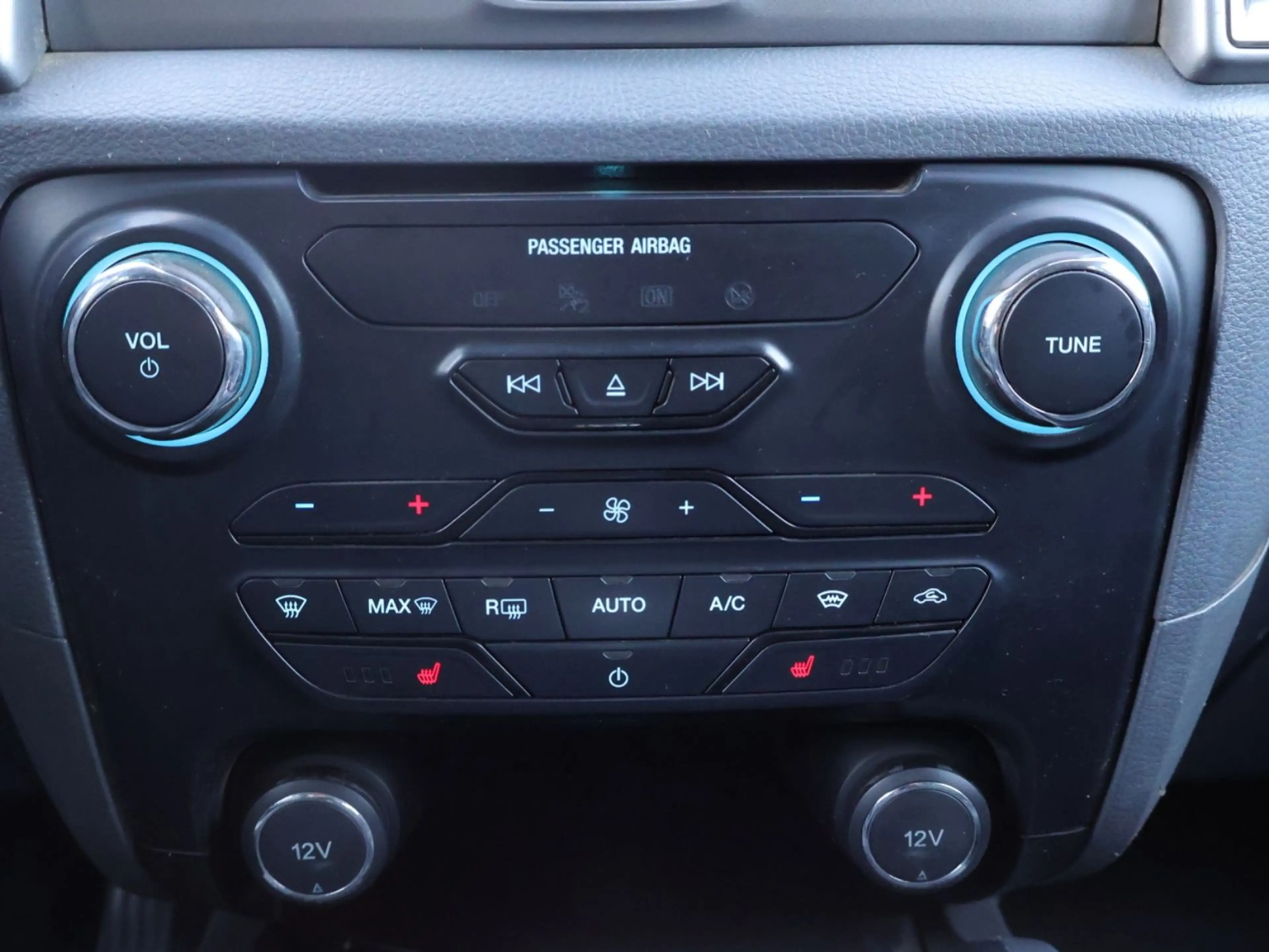 Ford Ranger Limited Doppelkabine 3.2 TDCi 4x4 NAV-RFK — photo 11