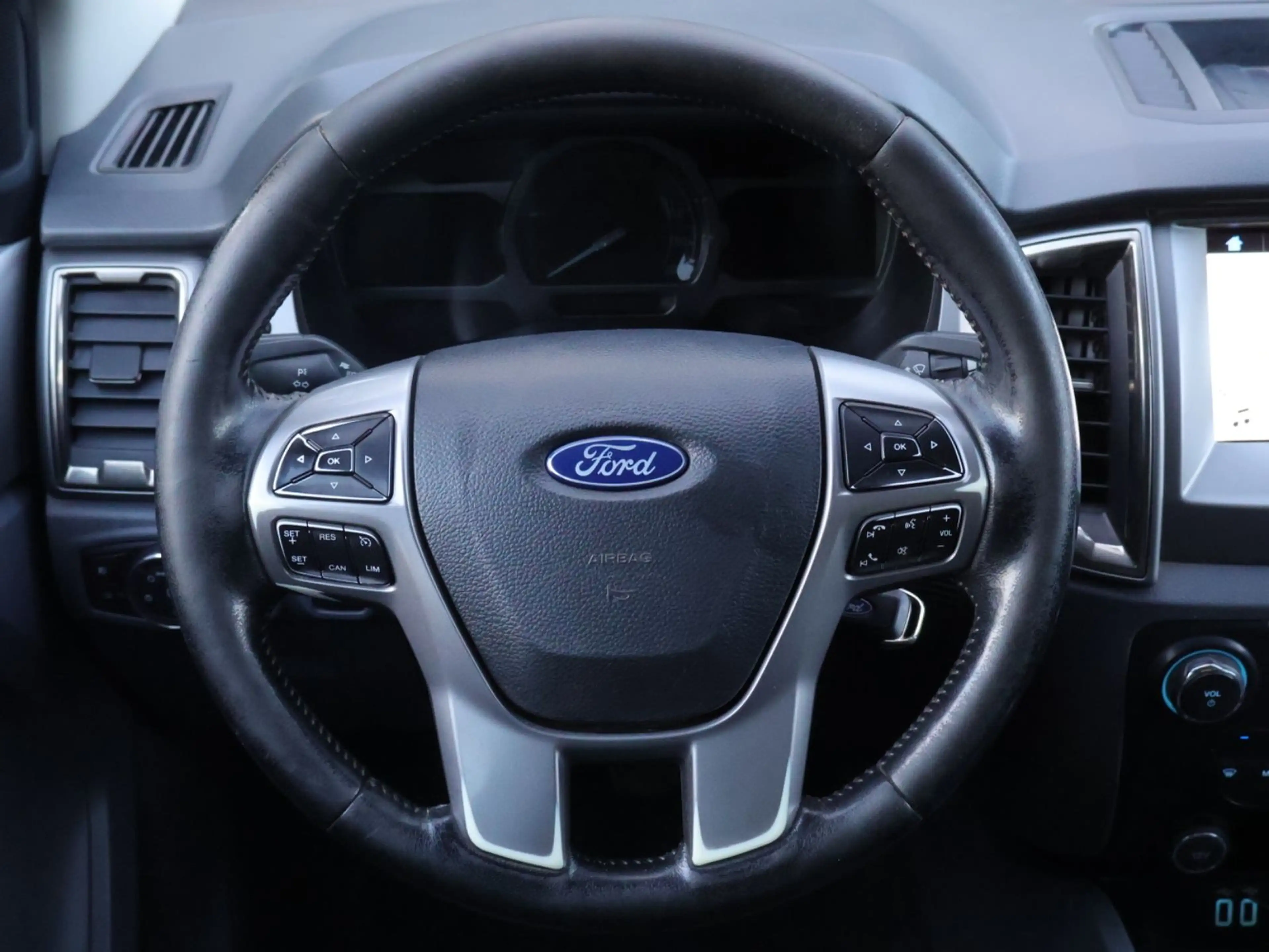 Ford Ranger Limited Doppelkabine 3.2 TDCi 4x4 NAV-RFK — photo 14