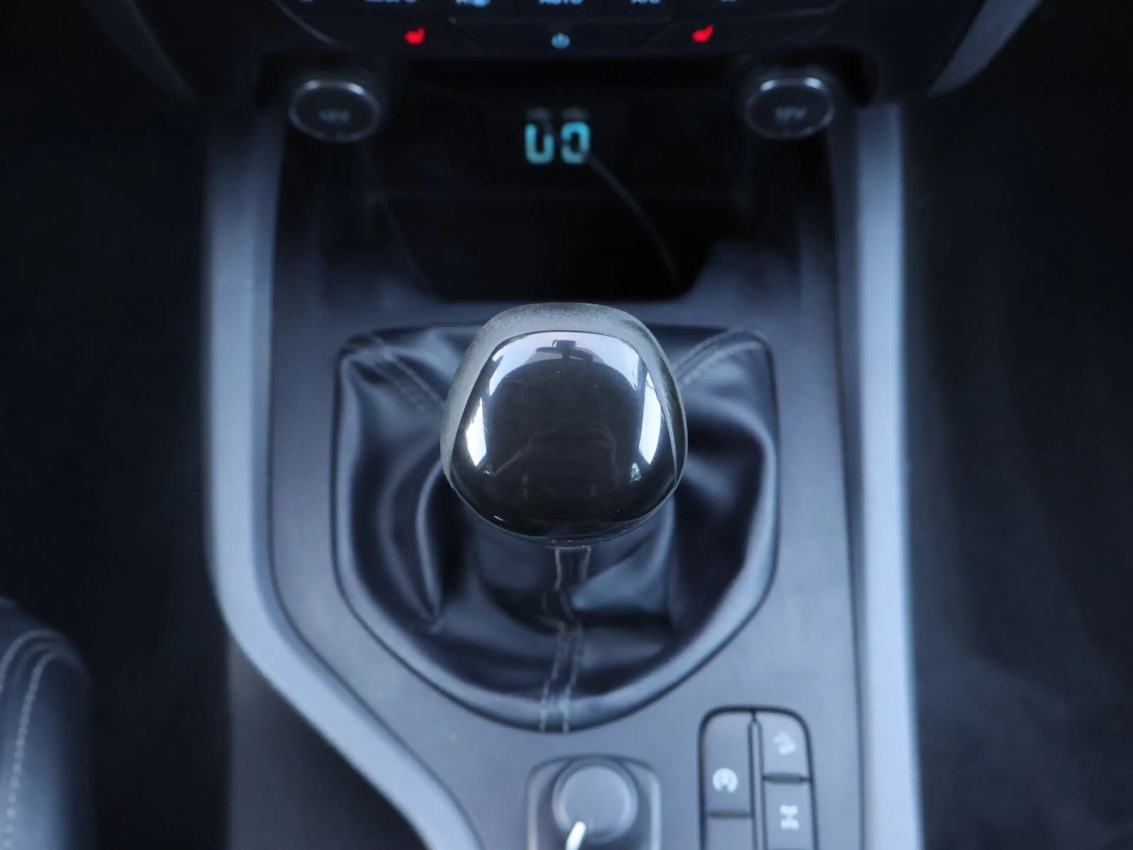 Ford Ranger Limited Doppelkabine 3.2 TDCi 4x4 NAV-RFK — photo 12