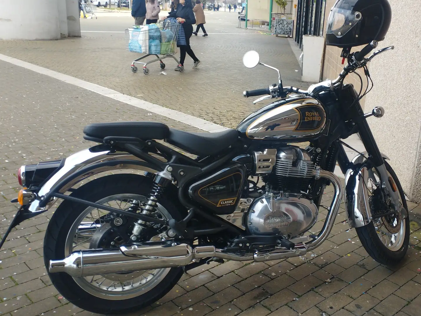 Royal Enfield Classic Classic 650 V Twin Nero - 2