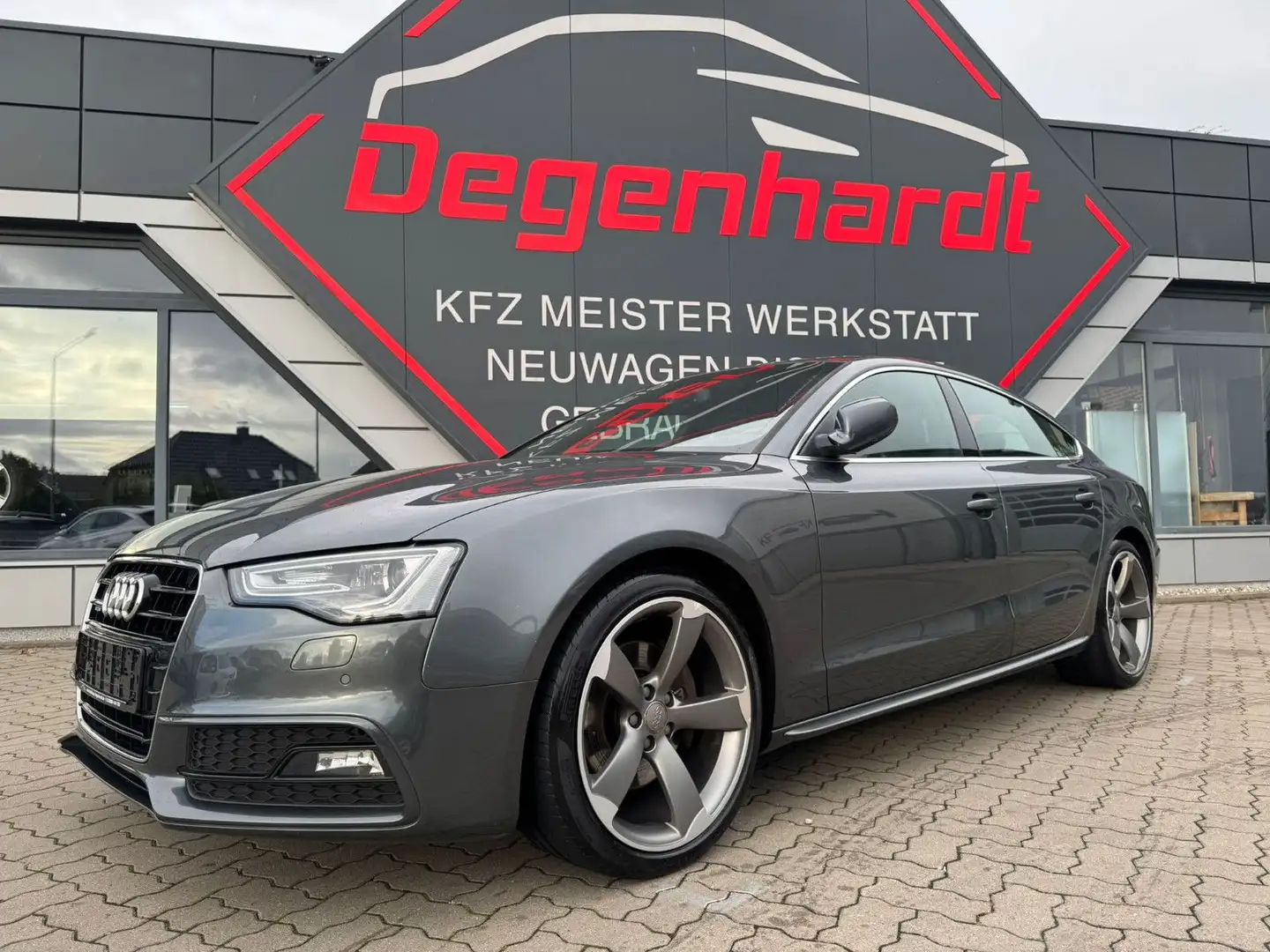 Audi A5 Sportback 2.0 TFSI quattro NAV Leder Grau - 1