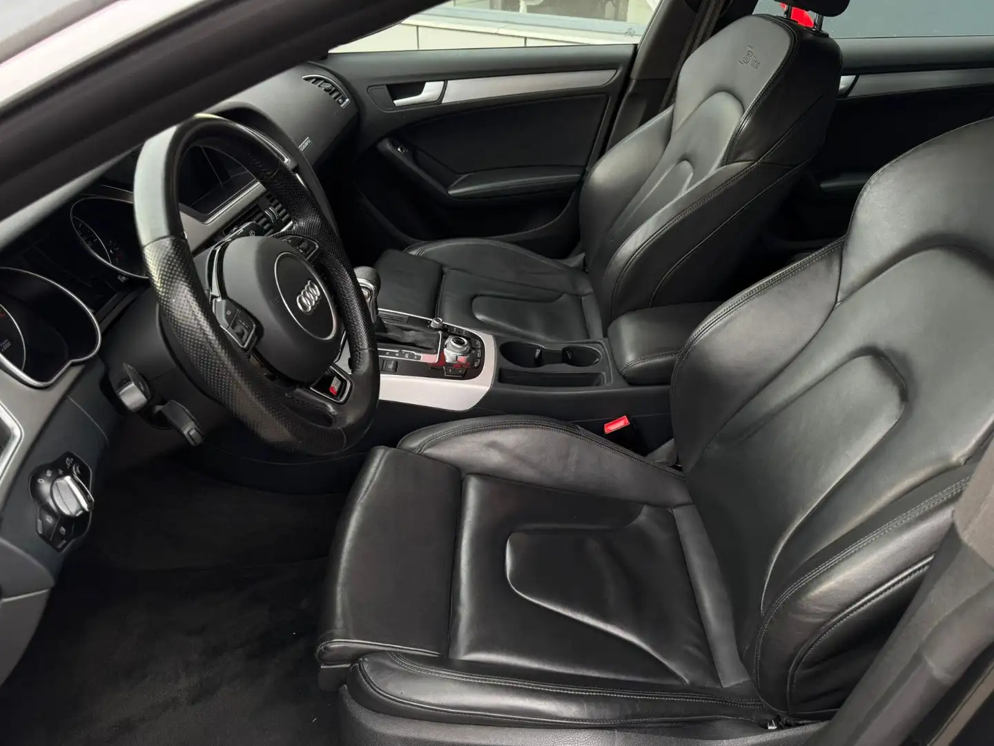 Audi A5 Sportback 2.0 TFSI quattro NAV Leder Grau - 2