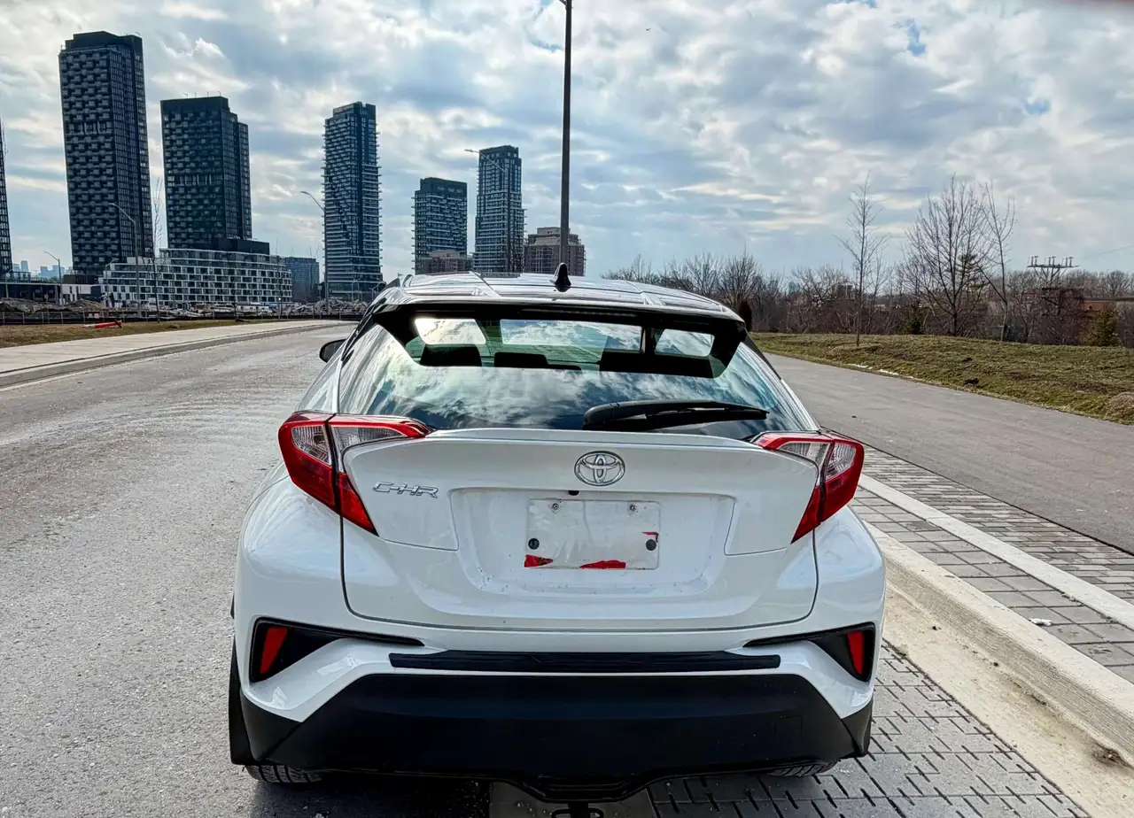 Toyota C-HR снимка Toyota C-HR