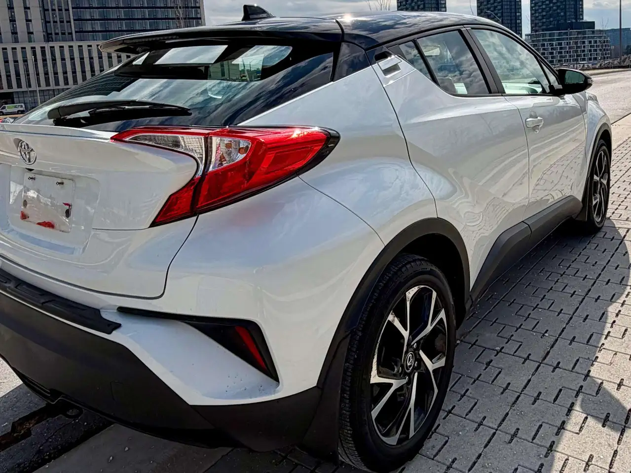 Toyota C-HR снимка Toyota C-HR