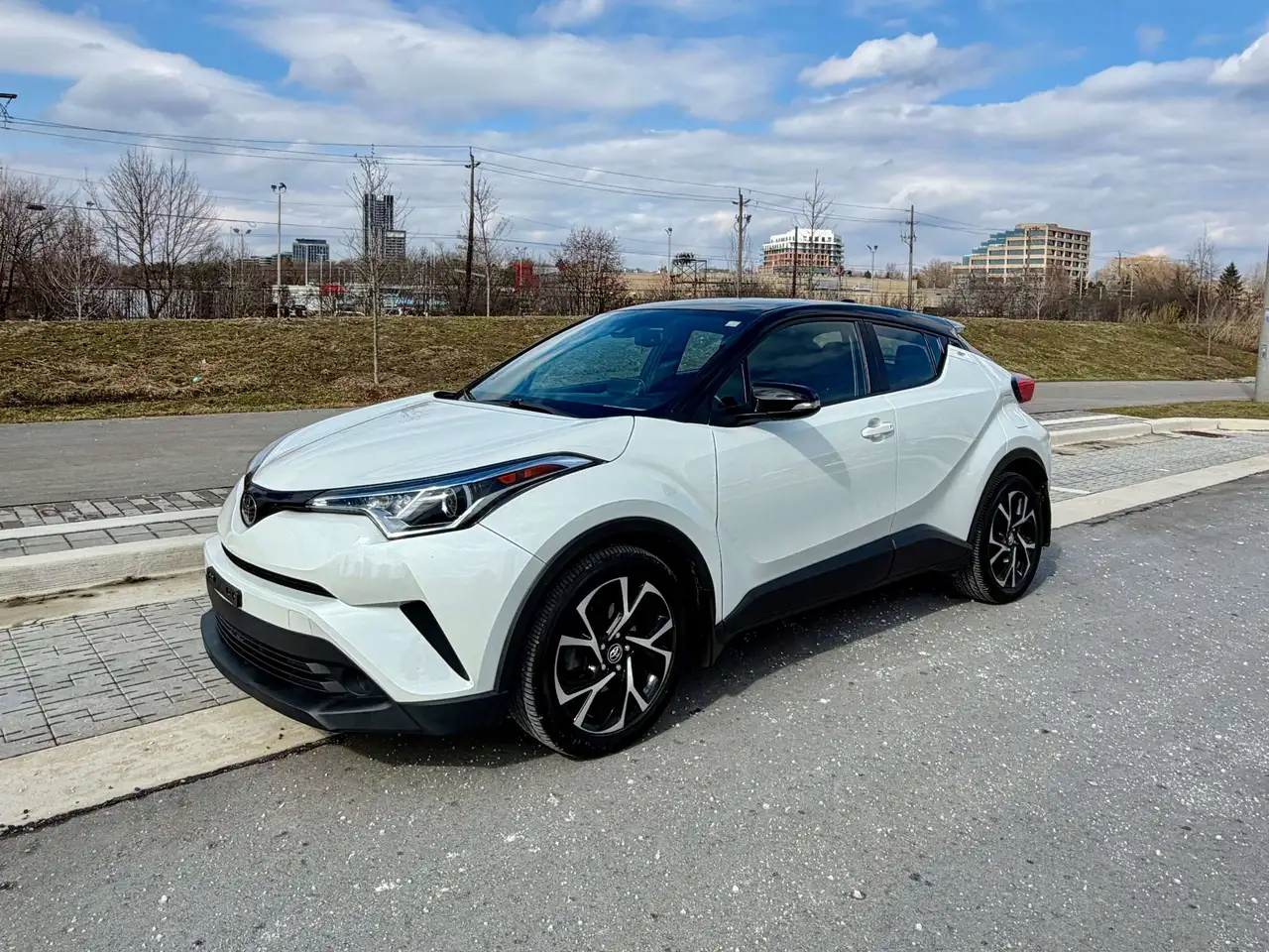 Toyota C-HR снимка Toyota C-HR