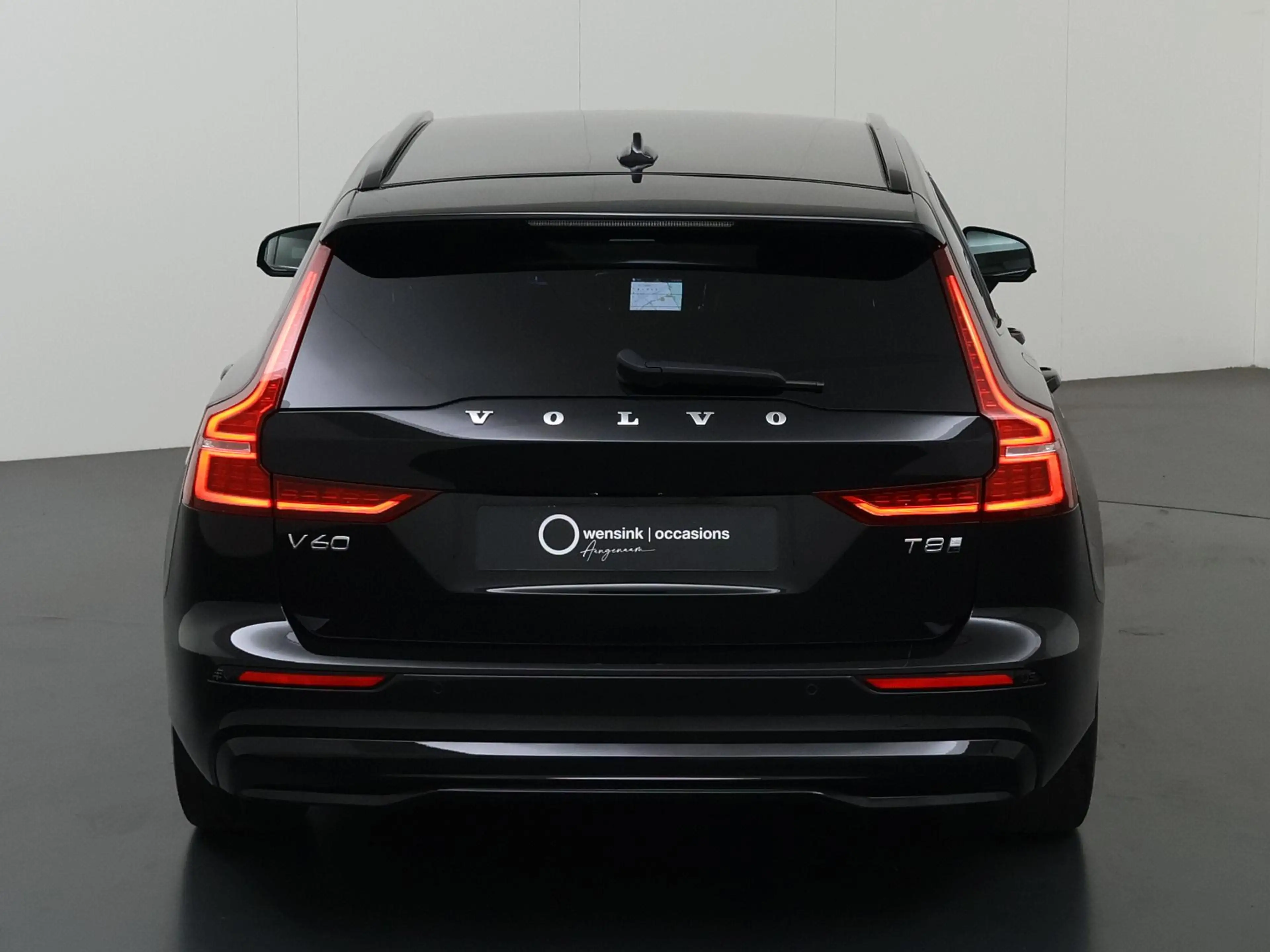Volvo V60 2.0 T8 Plug-in hybrid AWD Plus Dark | SOH 96,2% | — photo 4