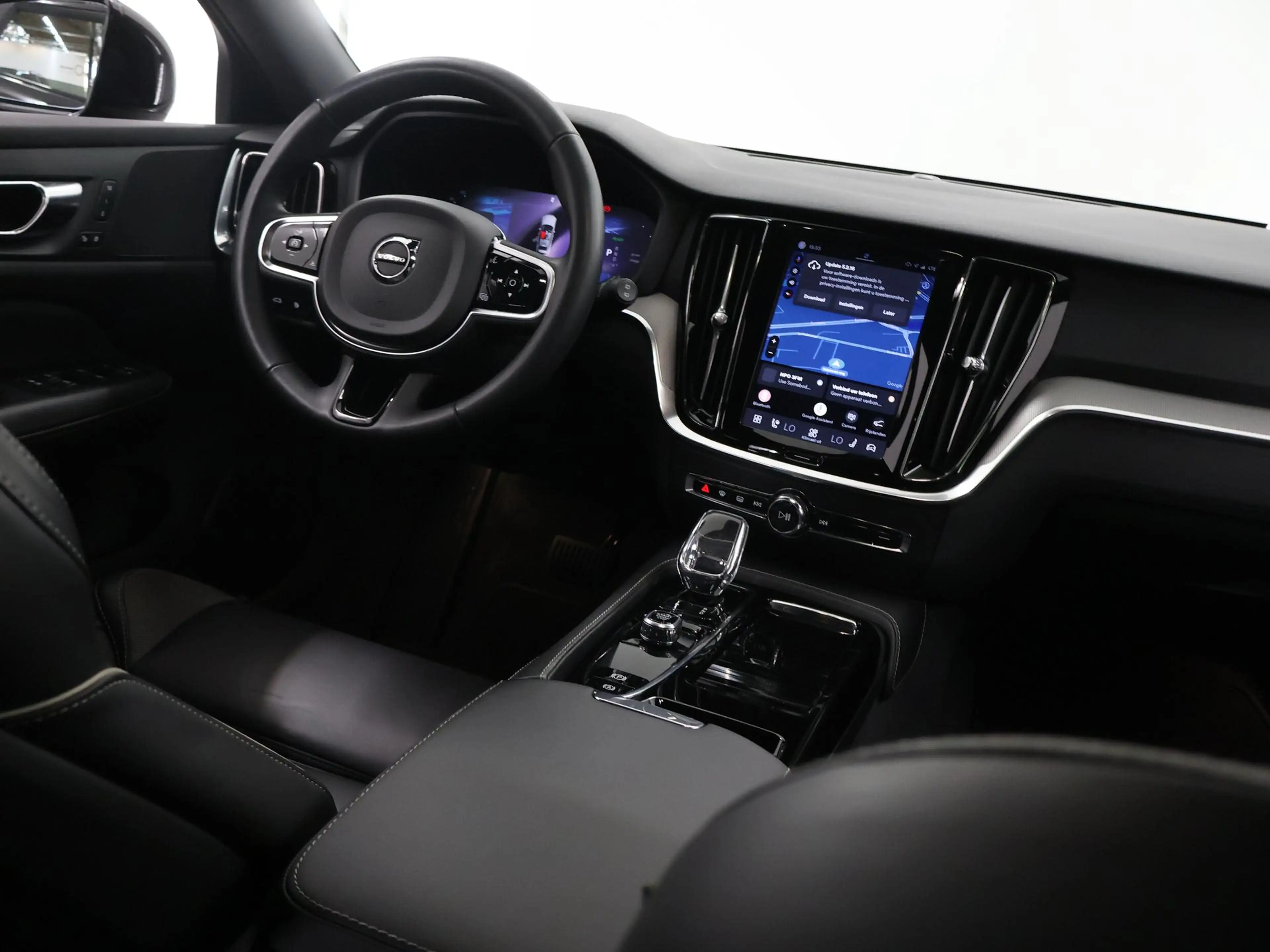 Volvo V60 2.0 T8 Plug-in hybrid AWD Plus Dark | SOH 96,2% | — photo 10