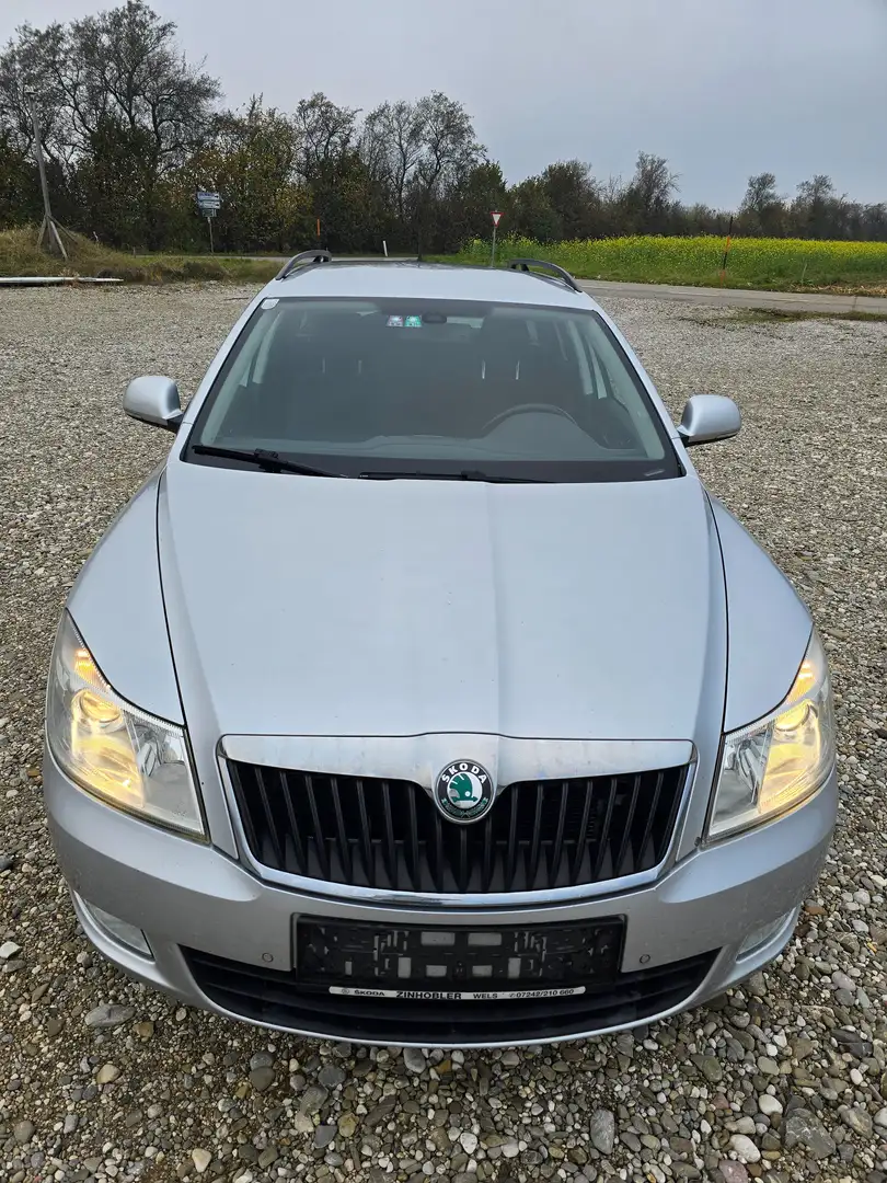 Skoda Octavia Octavia Combi 1,6 Twenty TDI DPFTwenty Silber - 1