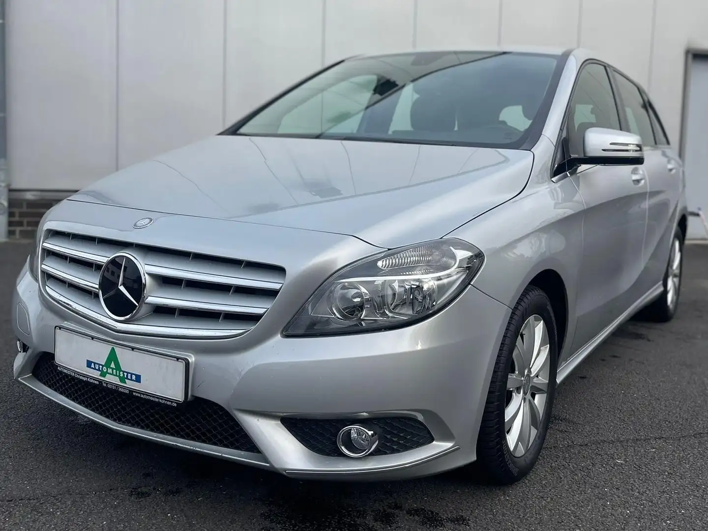Mercedes-Benz B 180 B-Klasse (BlueEFFICIENCY) Grau - 1