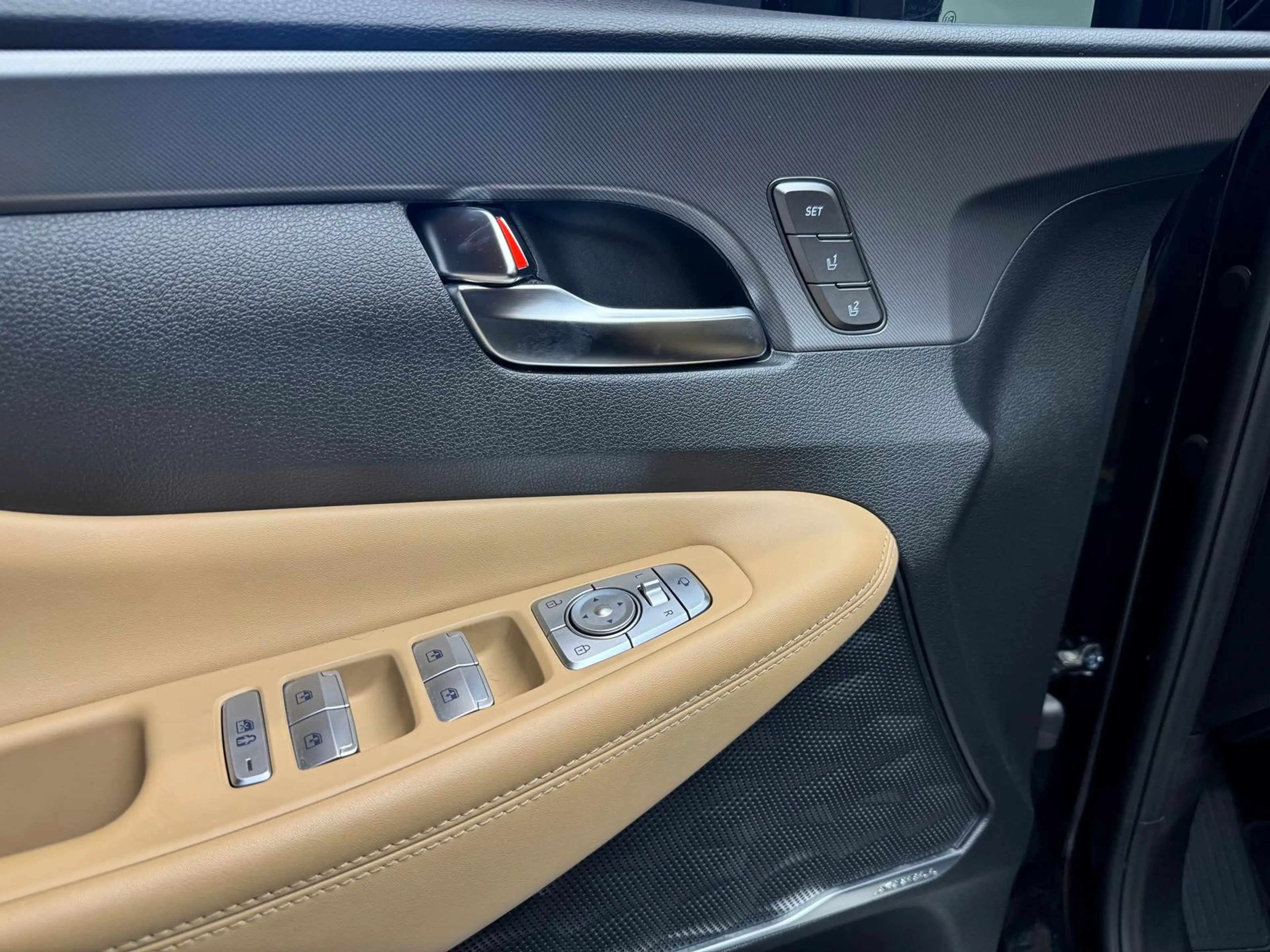 Hyundai SANTA FE Signature 4WD 2.2 CRDi+PANO+VIRTUELL+ — photo 25