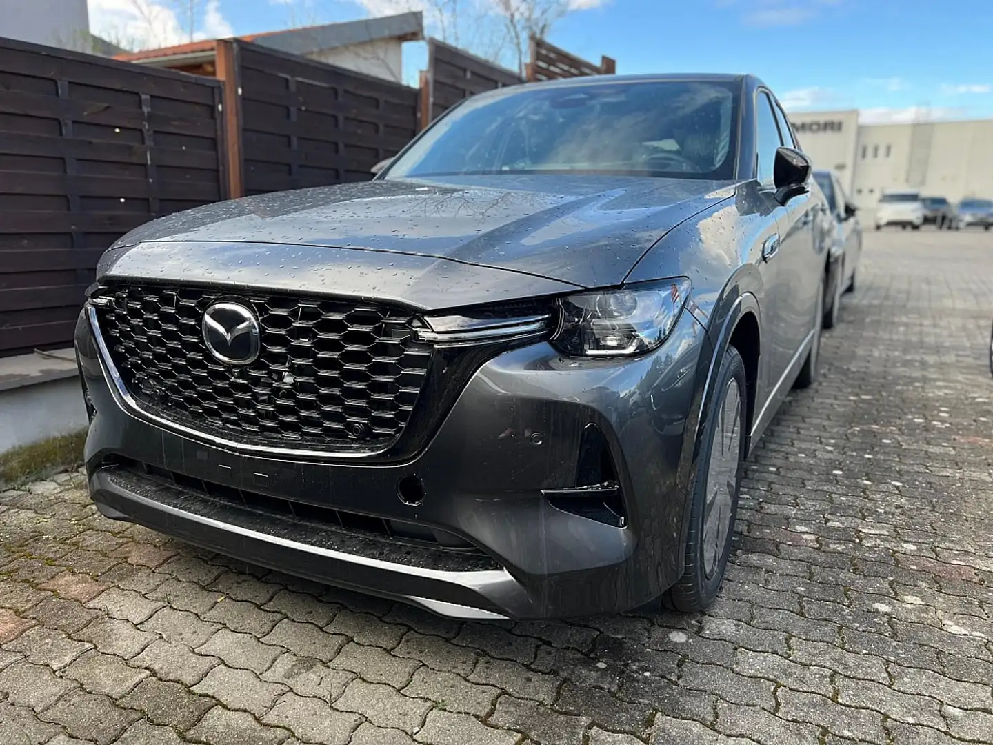 Mazda CX-60 2.5L e-SKYACTIV PHEV AWD HOMURA PLUS Aut. Grau - 1