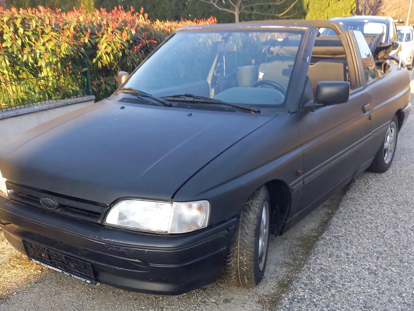 Ford Escort Escort Cabrio XR3i 1,6 Schwarz - 1