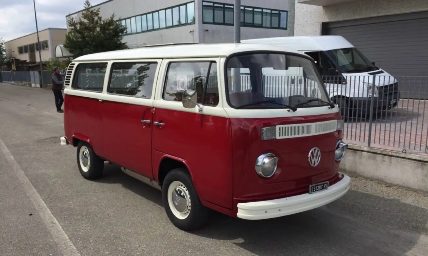 Volkswagen T2 Delux Rosso - 1