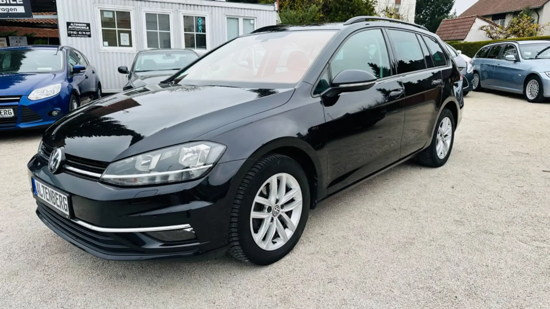 Volkswagen Golf VII Variant Comfortline NavigationTouchs. Noir - 1