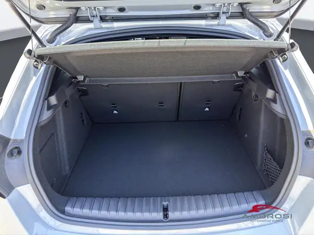 BMW 1 Series view 9