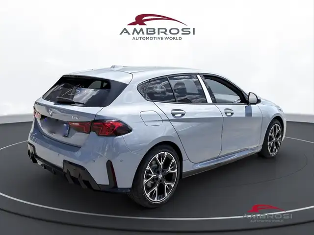 BMW 1 Series view 3