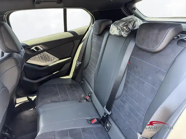 BMW 1 Series view 11
