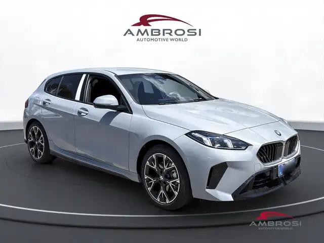BMW 1 Series view 2