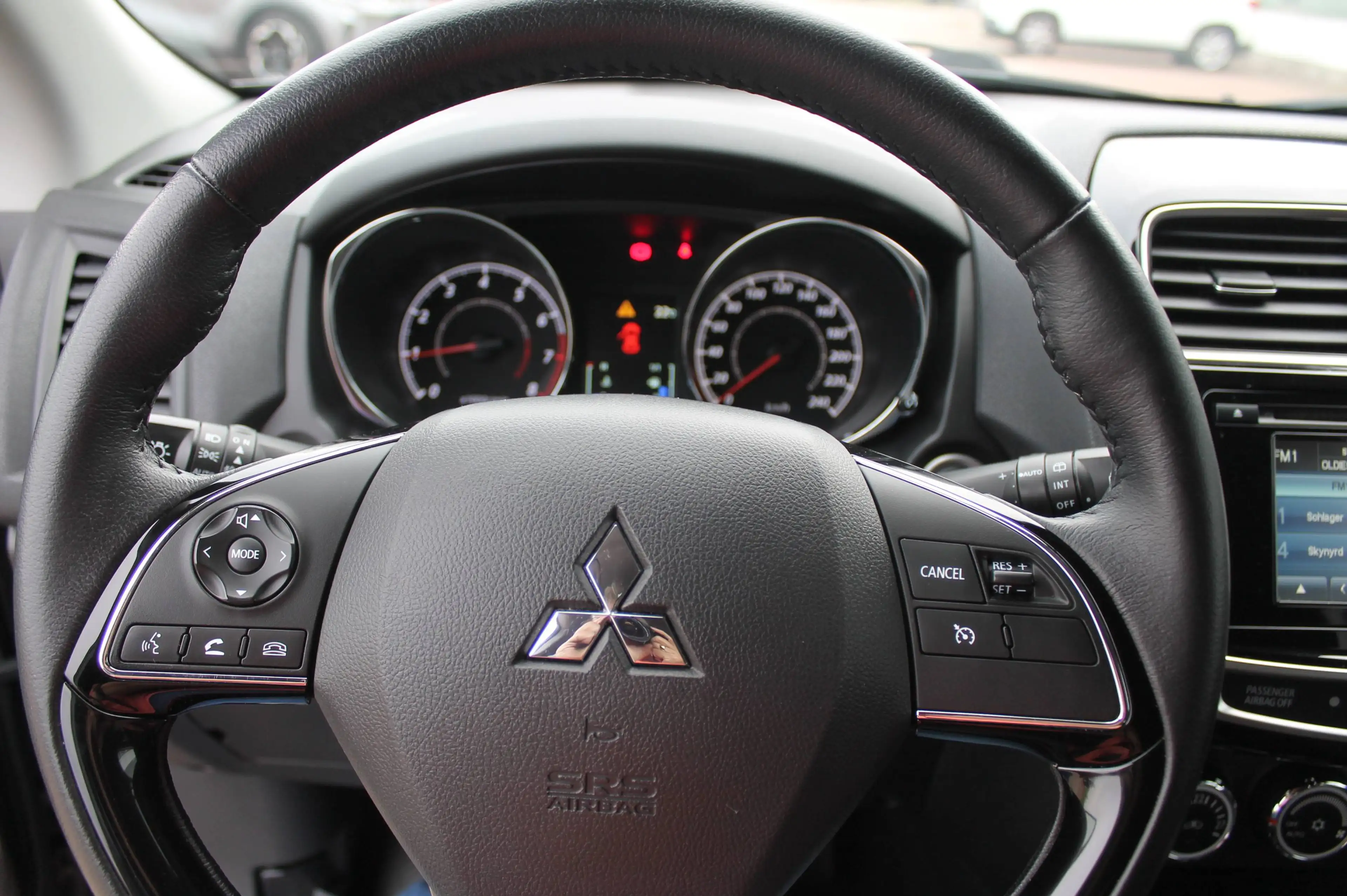 Mitsubishi ASX Diamant Edition 1.6 MIVEC — photo 11