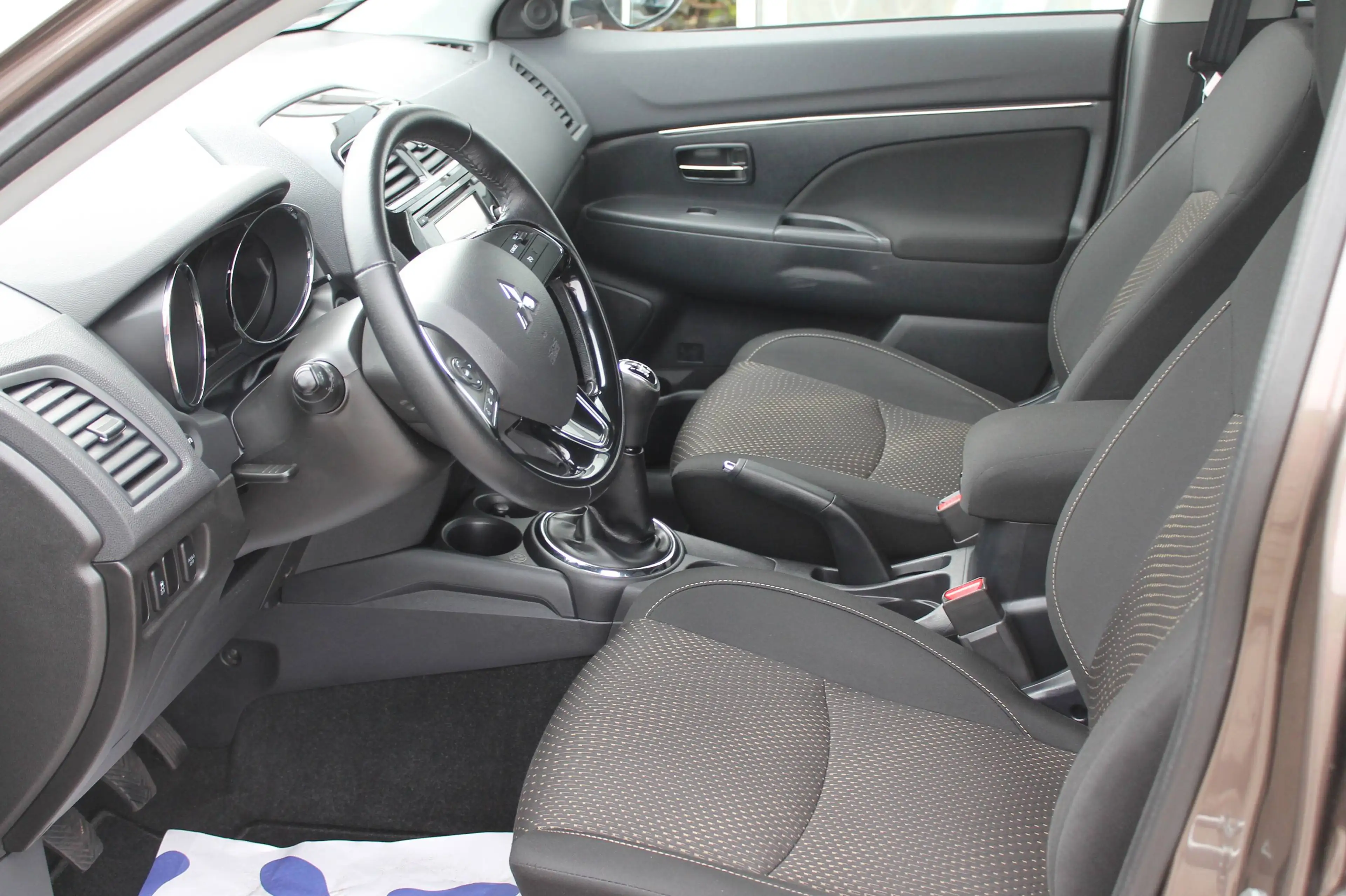 Mitsubishi ASX Diamant Edition 1.6 MIVEC — photo 10